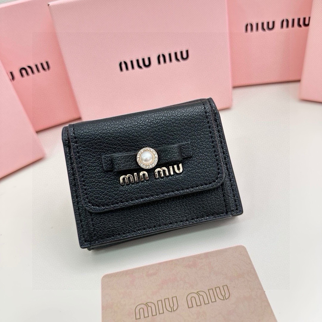 MIU MIU レディース 三つ折り財布