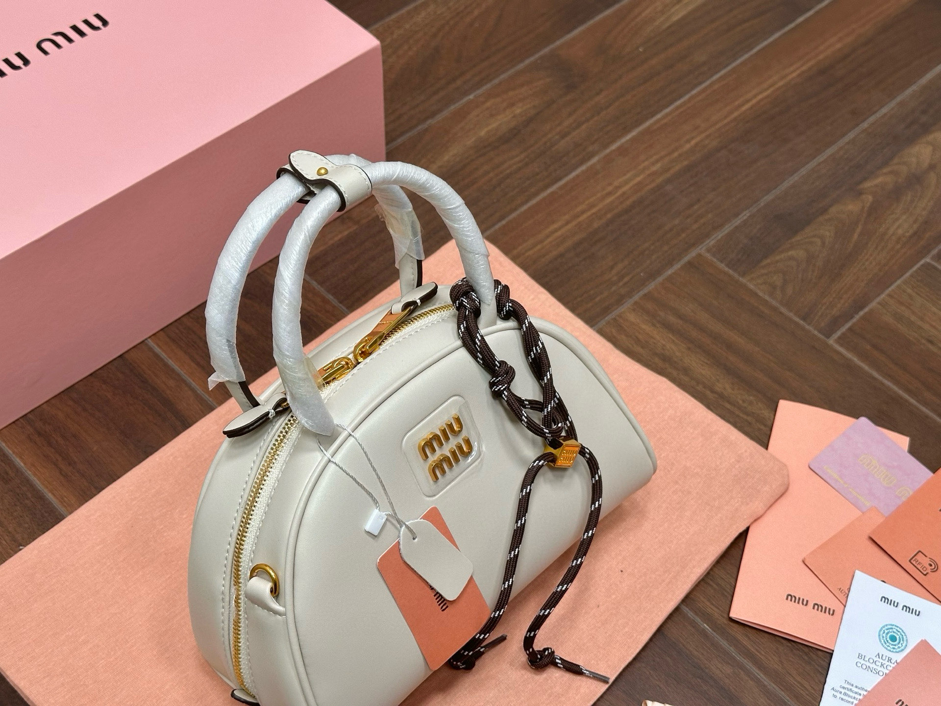 【MIUMIU】2025新作 ショルダーストラップ ザー トップハンドルバッグ