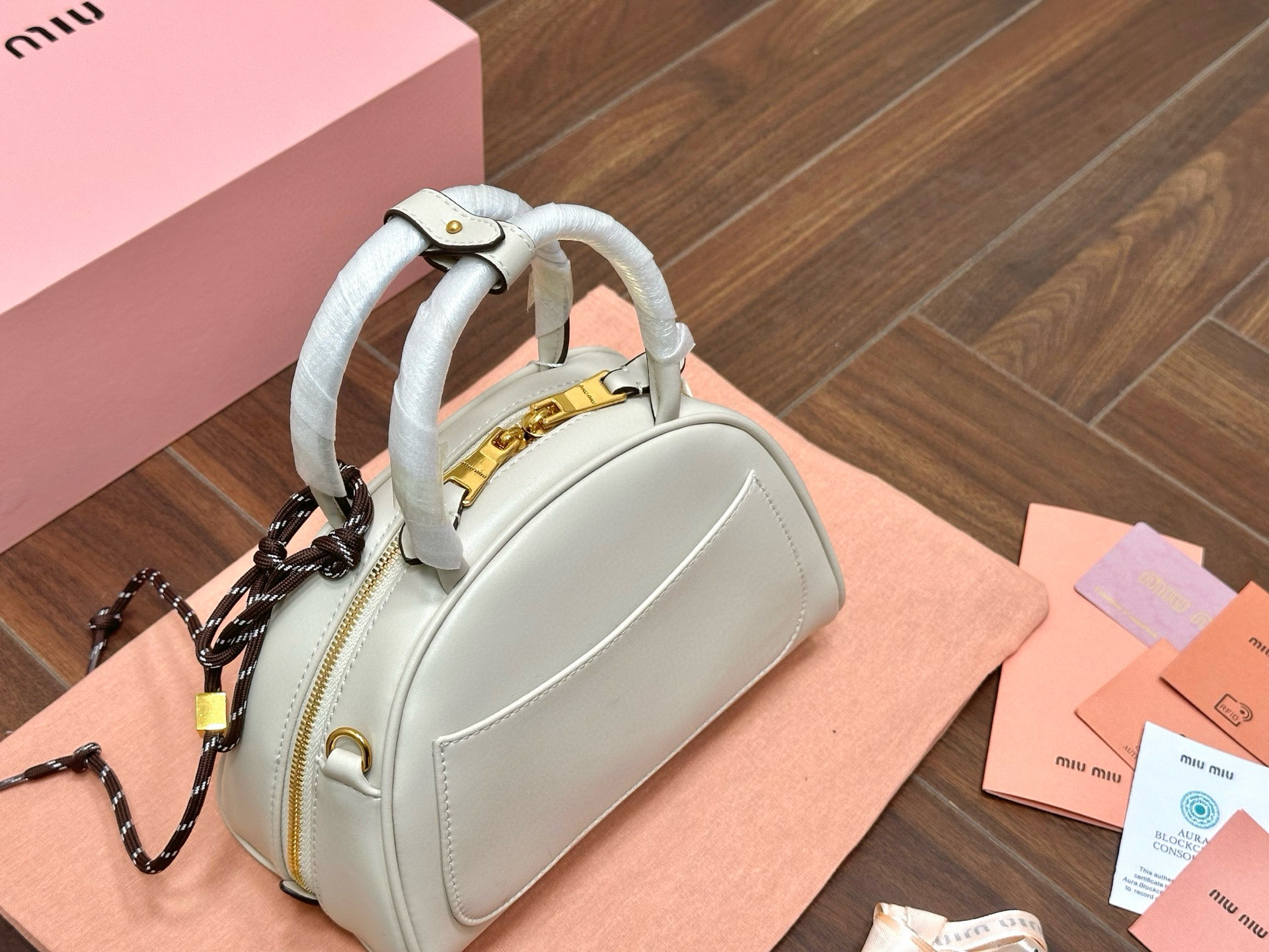 【MIUMIU】2025新作 ショルダーストラップ ザー トップハンドルバッグ