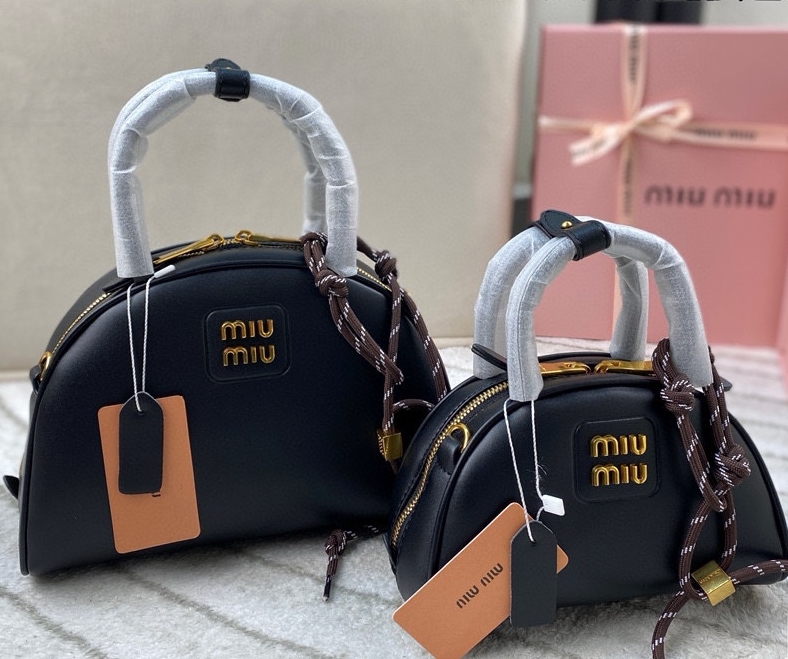 【MIUMIU】2025新作 ショルダーストラップ ザー トップハンドルバッグ