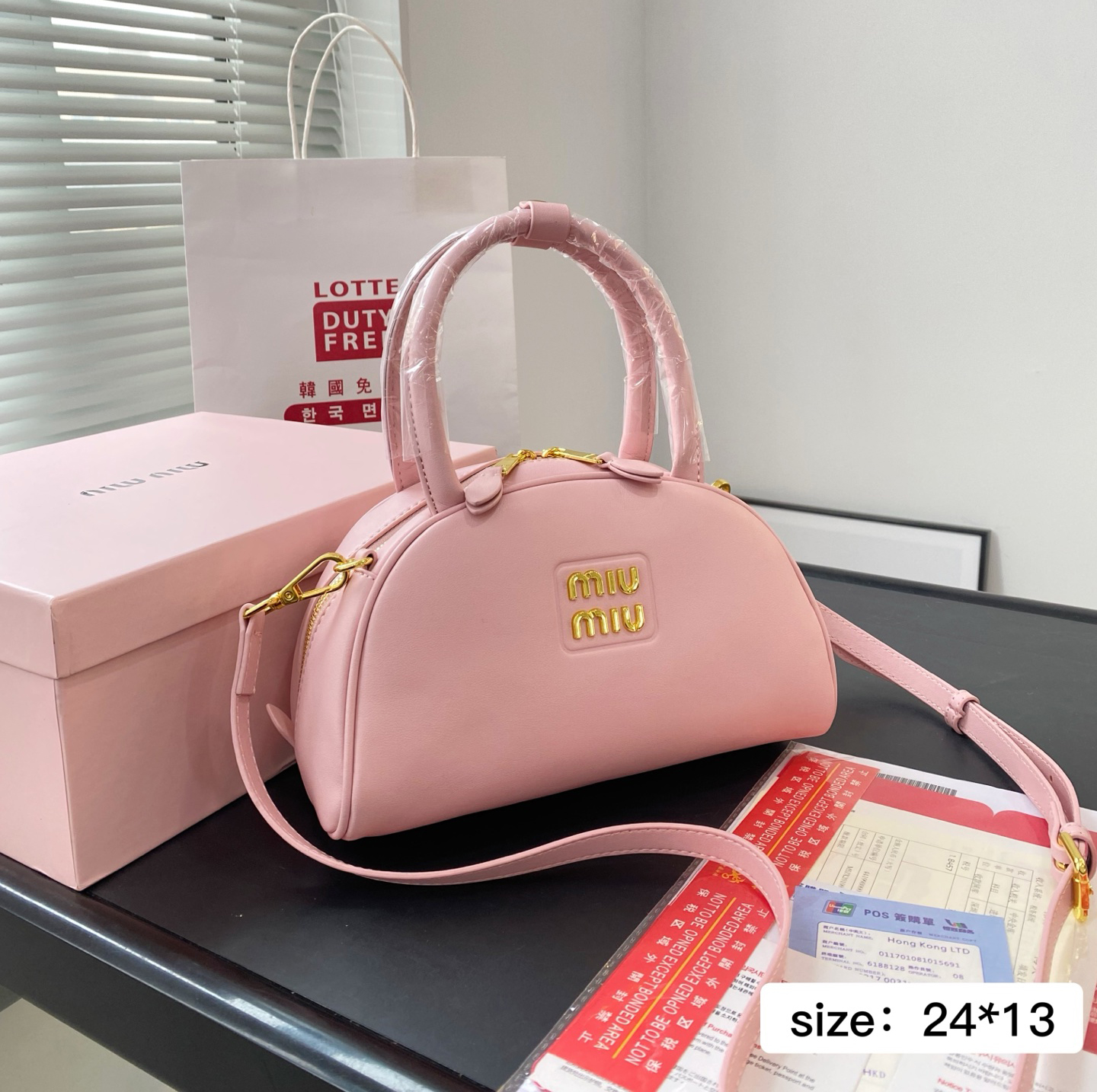 MiuMiu ショルダーストラップ付き レザー トップハンドルバッグ