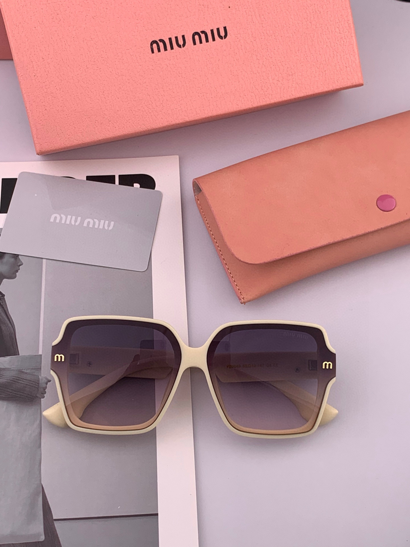 MIUMIU/ミュウミュウ 2025年スプリングコレクション🌟新作登場！❤❤サングラスの必需品 M9304