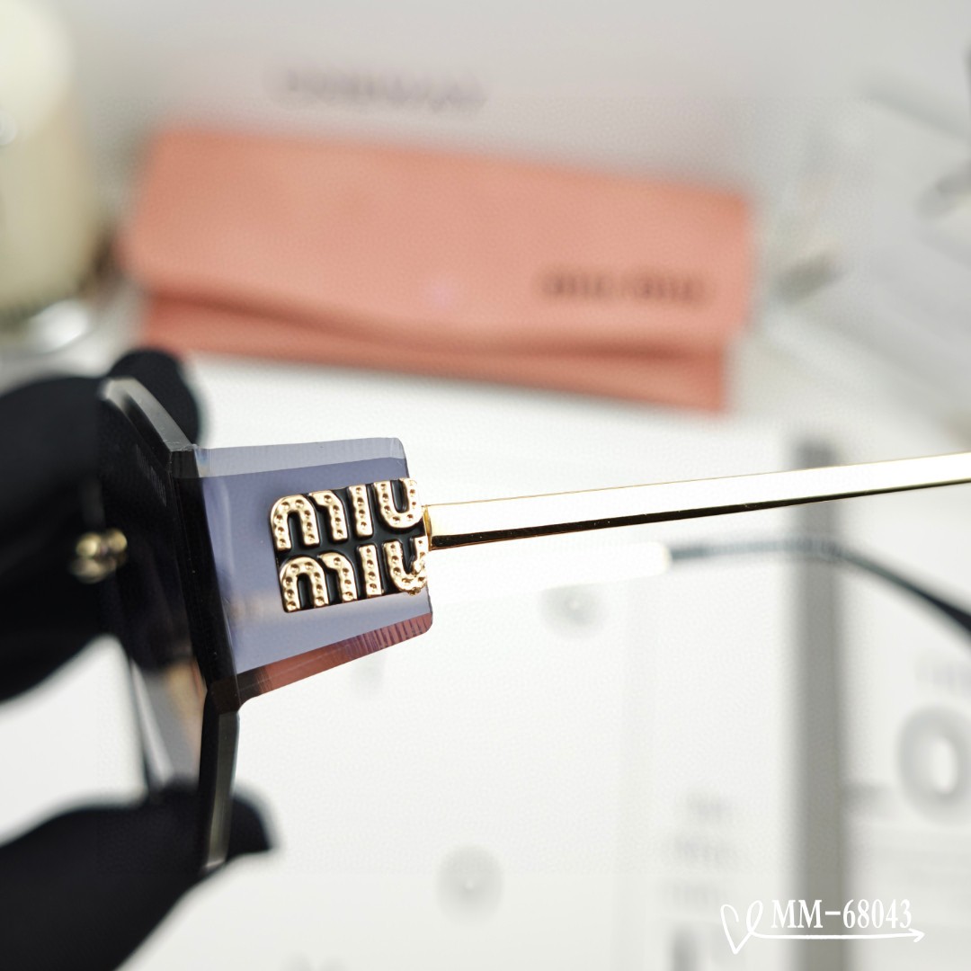 🍒新作✨サングラス 紫外線99%カット、旅行やお出かけの際の服装に合わせやすいアイテム M68043