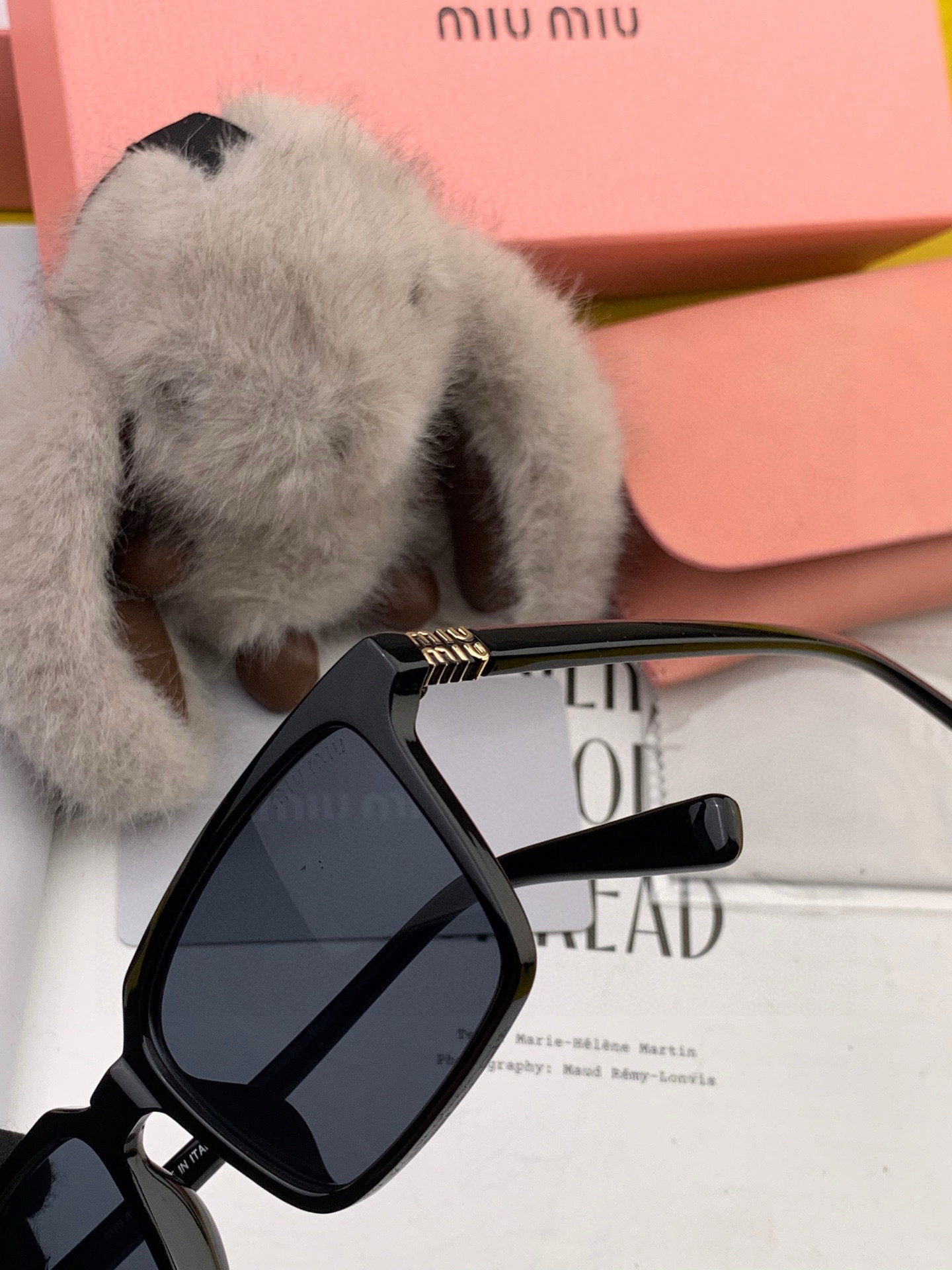 MIU MIU 2025年 春夏コレクション 輝く新作登場 ❤❤ 必須のサングラス M25803