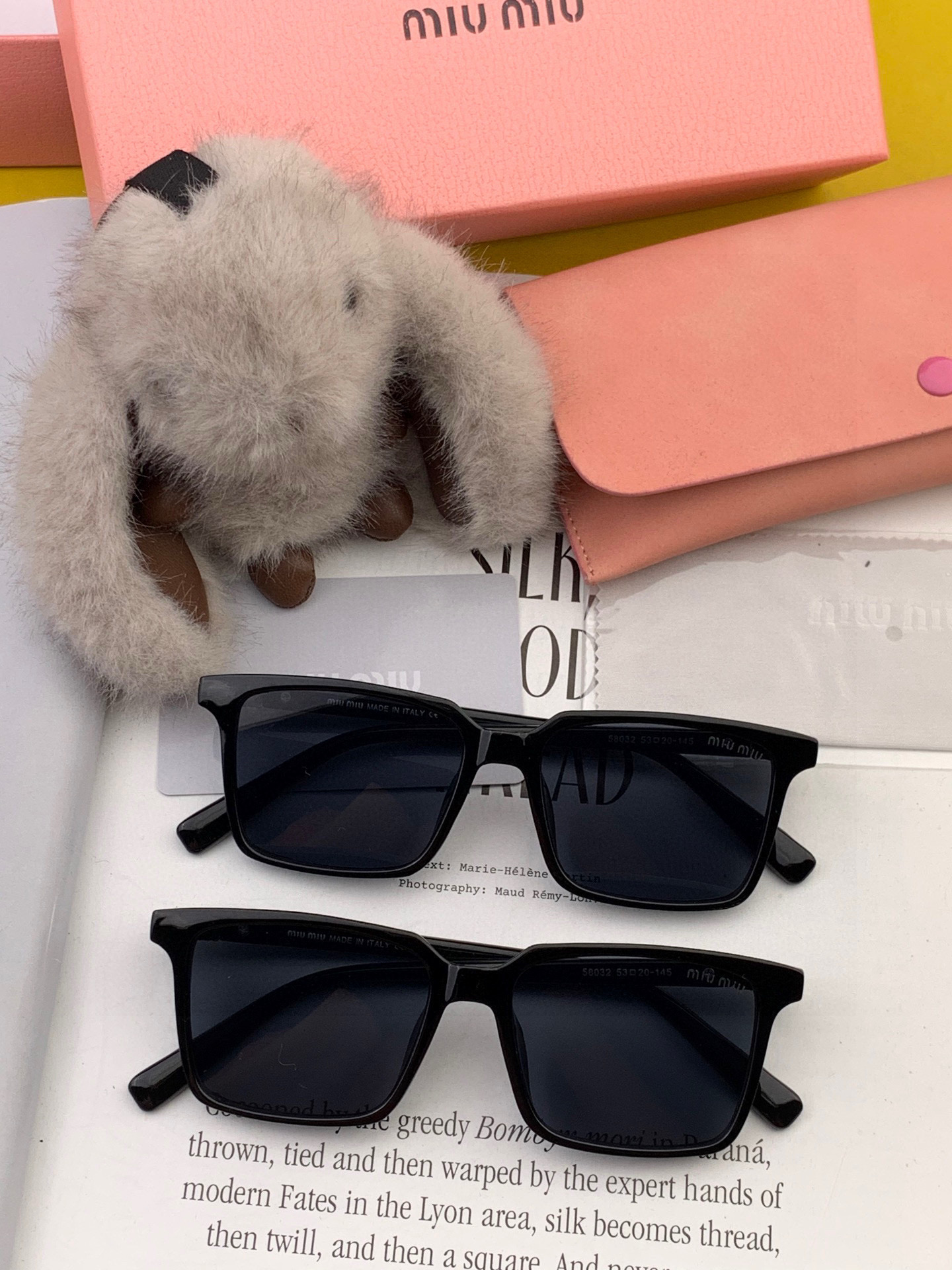 MIU MIU 2025年 春夏コレクション 輝く新作登場 ❤❤ 必須のサングラス M25803