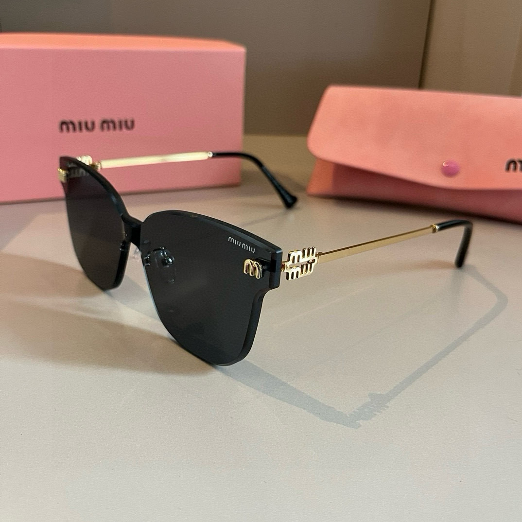 MIUMIU【TR偏光シリーズ】2025年新作 偏光サングラス 紫外線対策 M376644