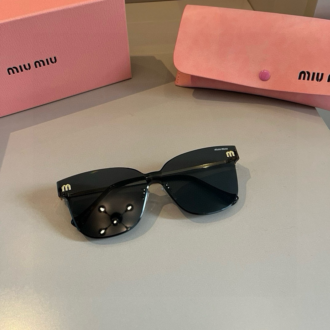 MIUMIU【TR偏光シリーズ】2025年新作 偏光サングラス 紫外線対策 M376644