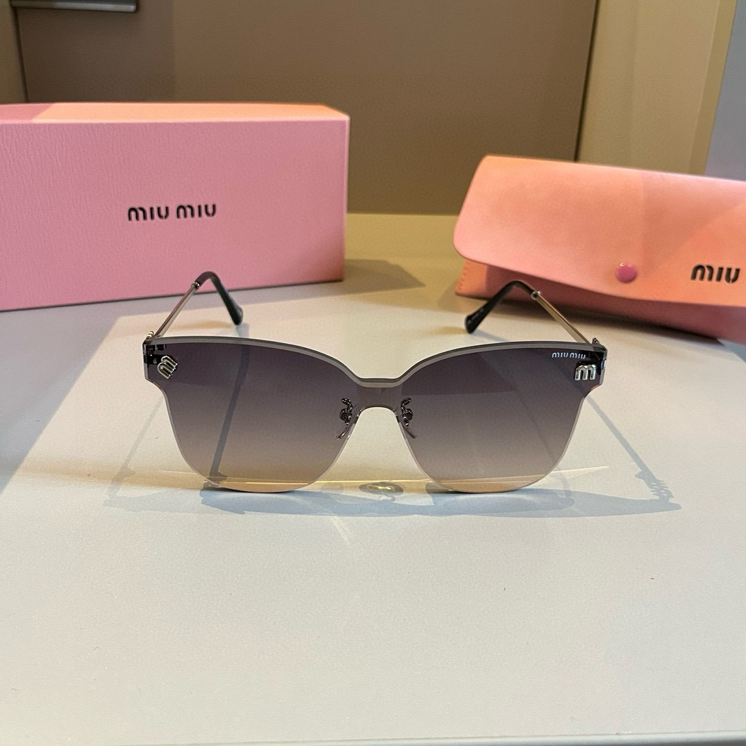 MIUMIU【TR偏光シリーズ】2025年新作 偏光サングラス 紫外線対策 M376644