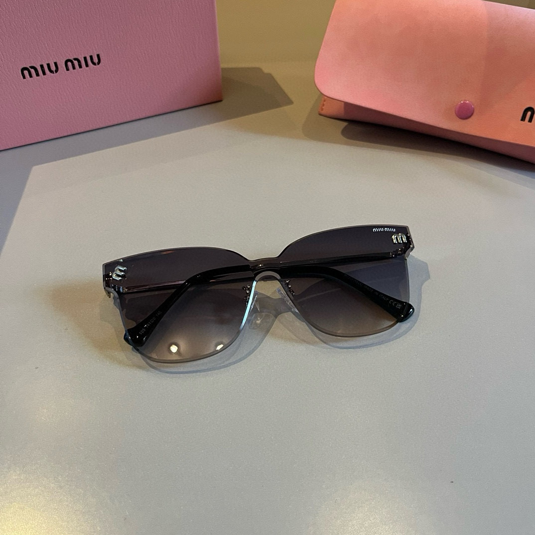 MIUMIU【TR偏光シリーズ】2025年新作 偏光サングラス 紫外線対策 M376644