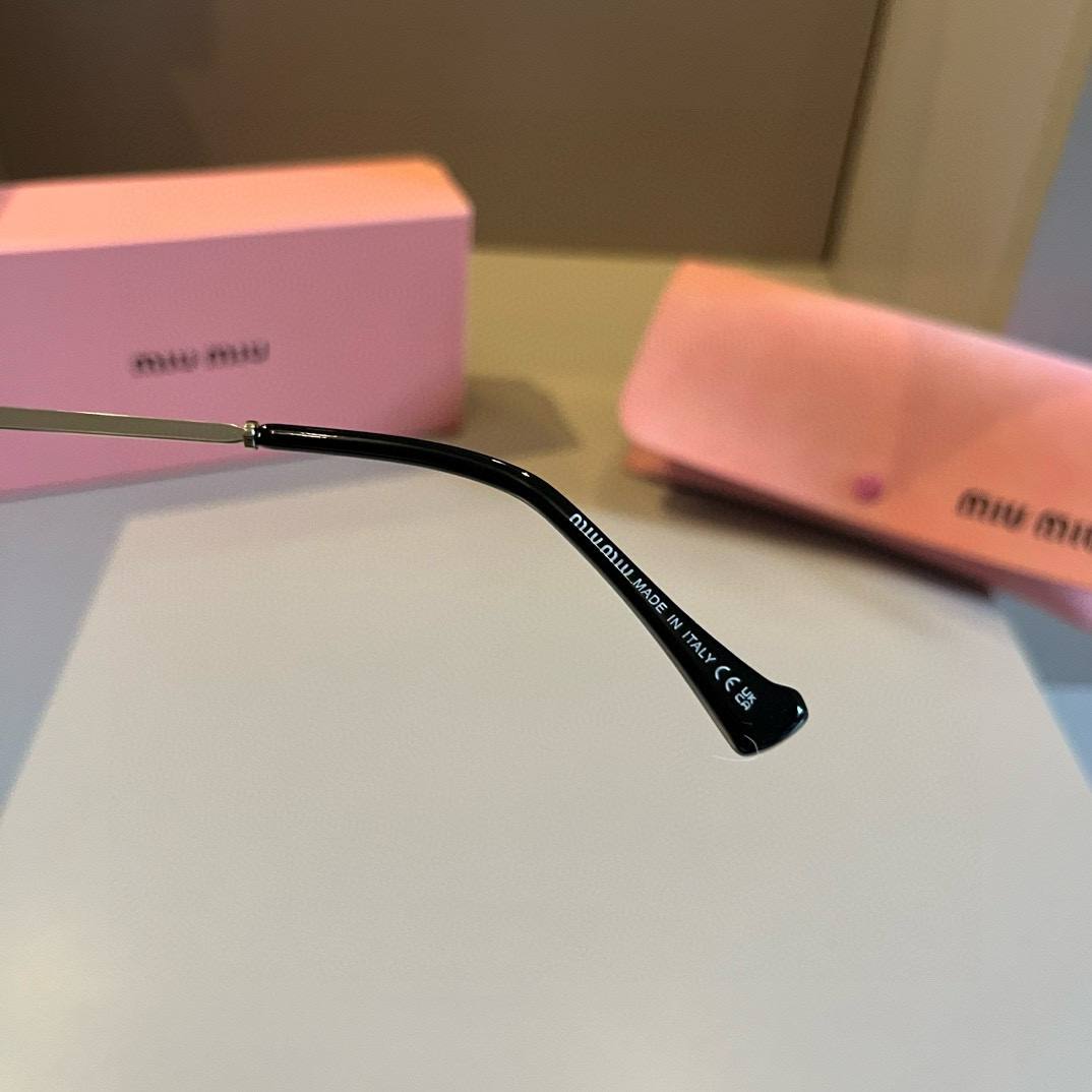 MIUMIU【TR偏光シリーズ】2025年新作 偏光サングラス 紫外線対策 M376644