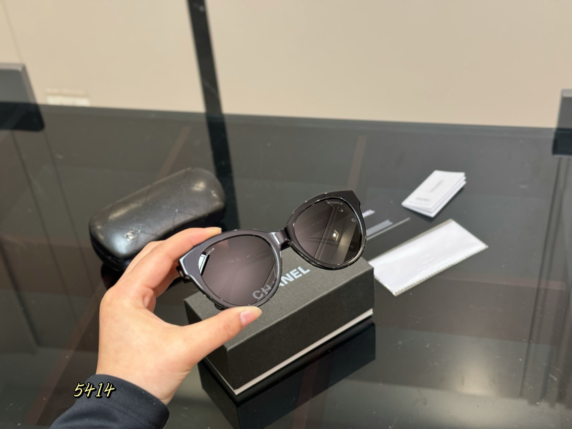 Chanel 2025新作 シャネル サングラス 万能 小顔効果 M231152