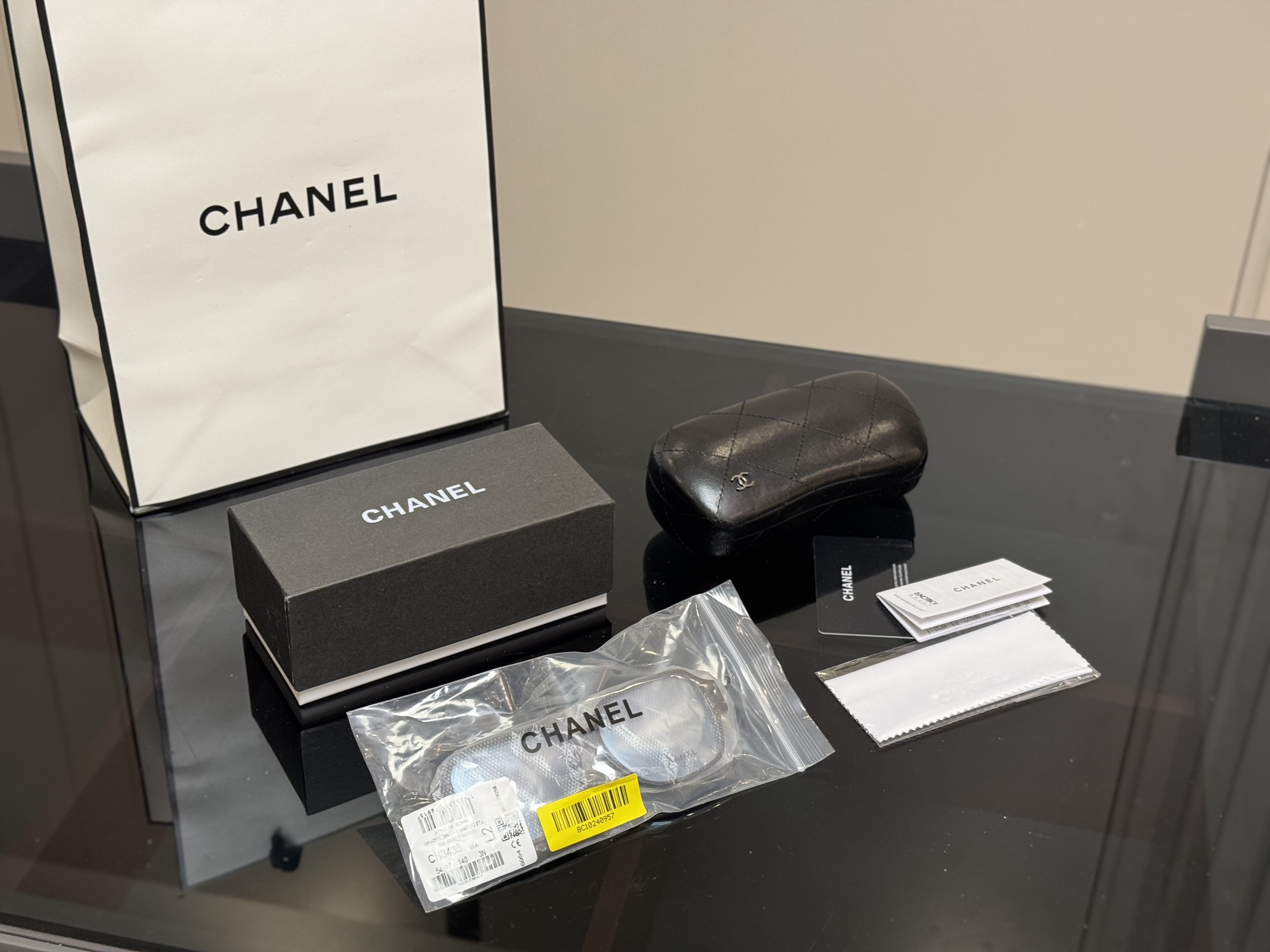 Chanel 2025新作 シャネル すっぴんメガネ 万能 小顔効果 M207514