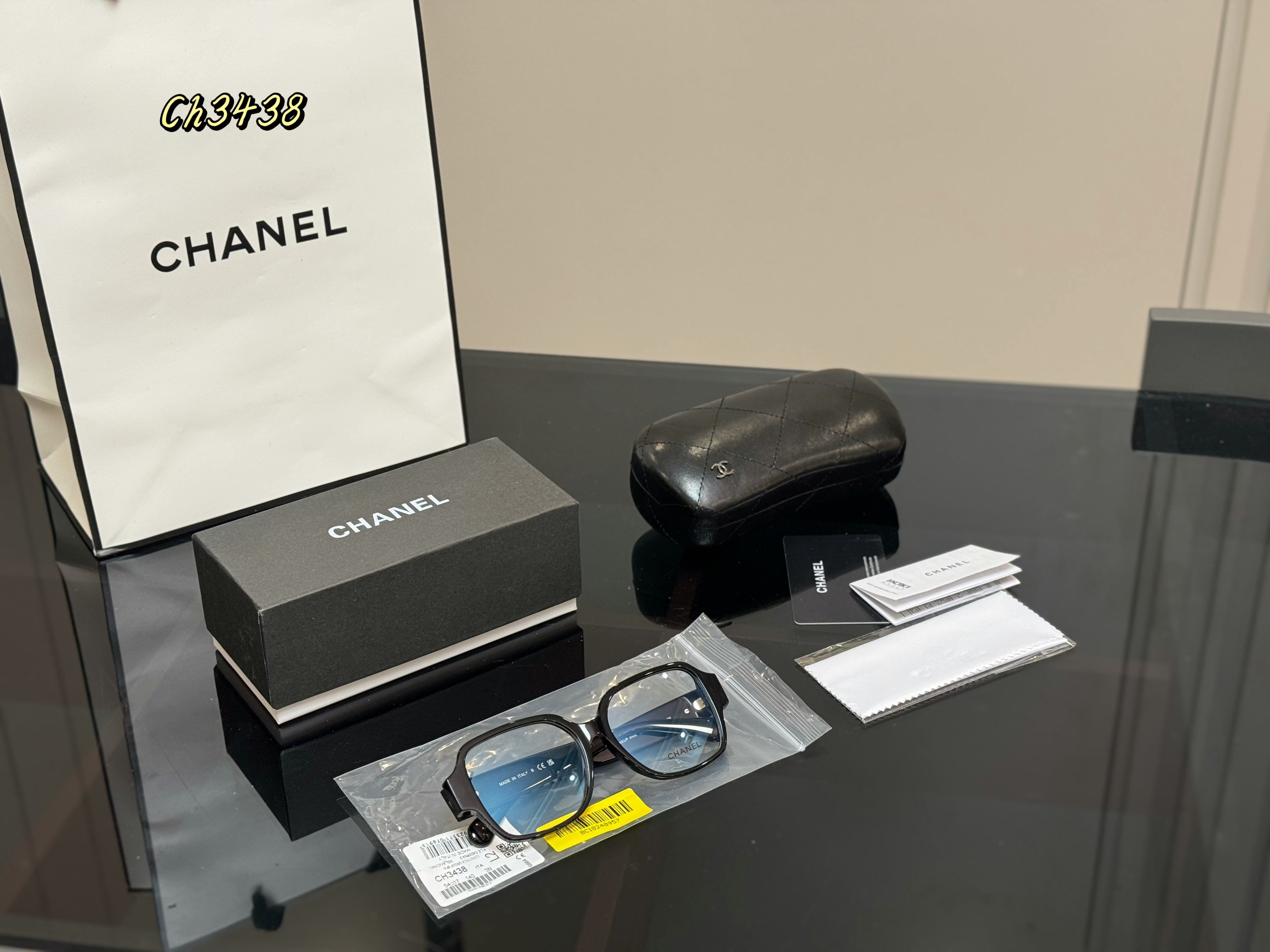 Chanel 2025新作 シャネル すっぴんメガネ 万能 小顔効果 M207514