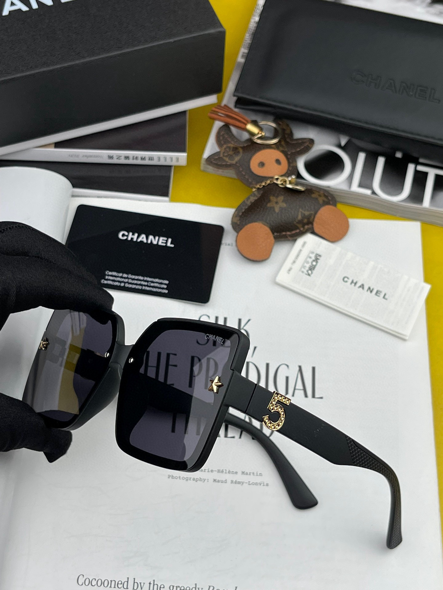 【CHANEL】シャネル 2025年 新作トレンド 大人気 ファッション スクエア 偏光サングラス CH9851