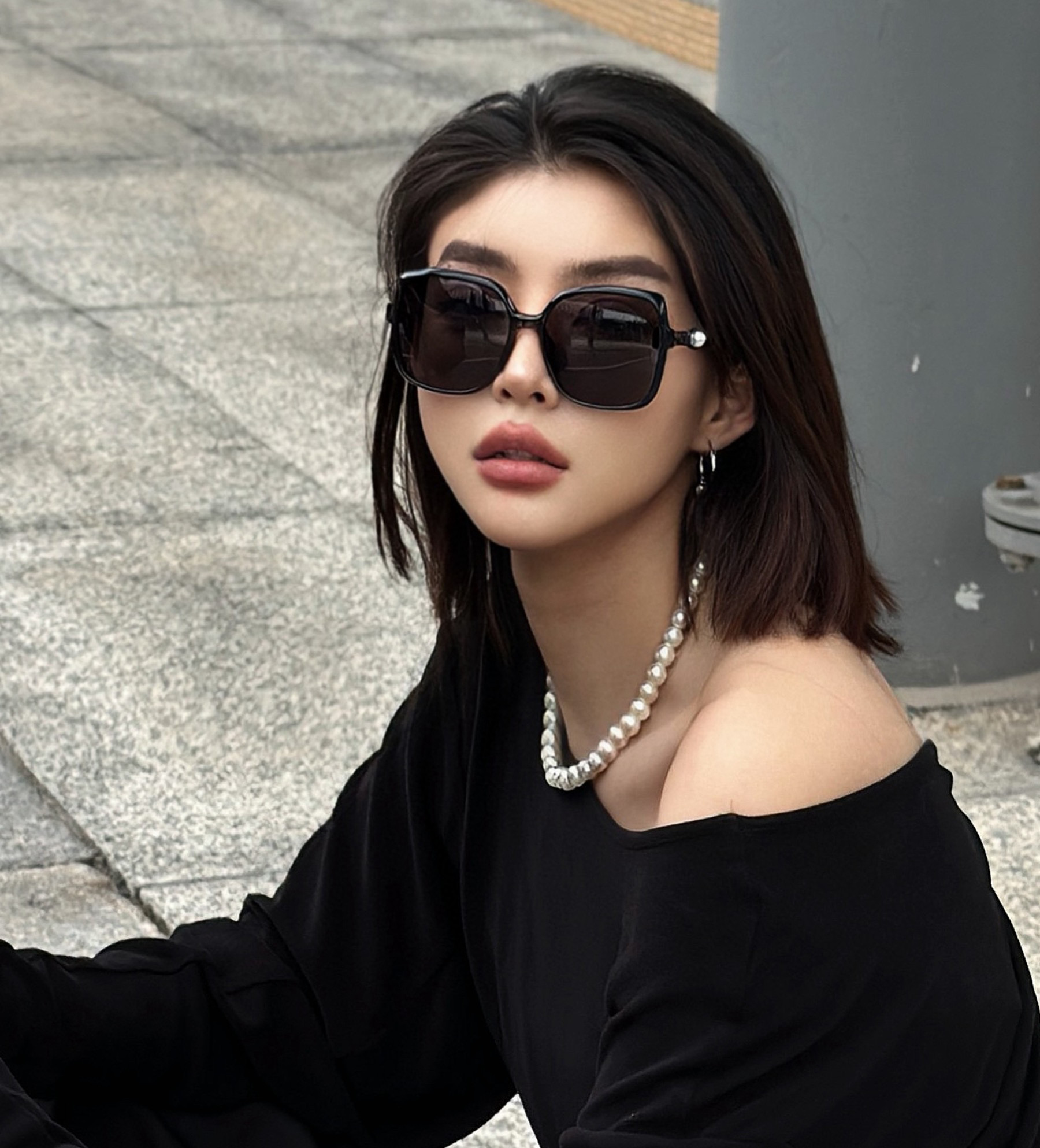 シャネルの新作サングラス、ユニークで前衛的な春夏最新モデル CH0910