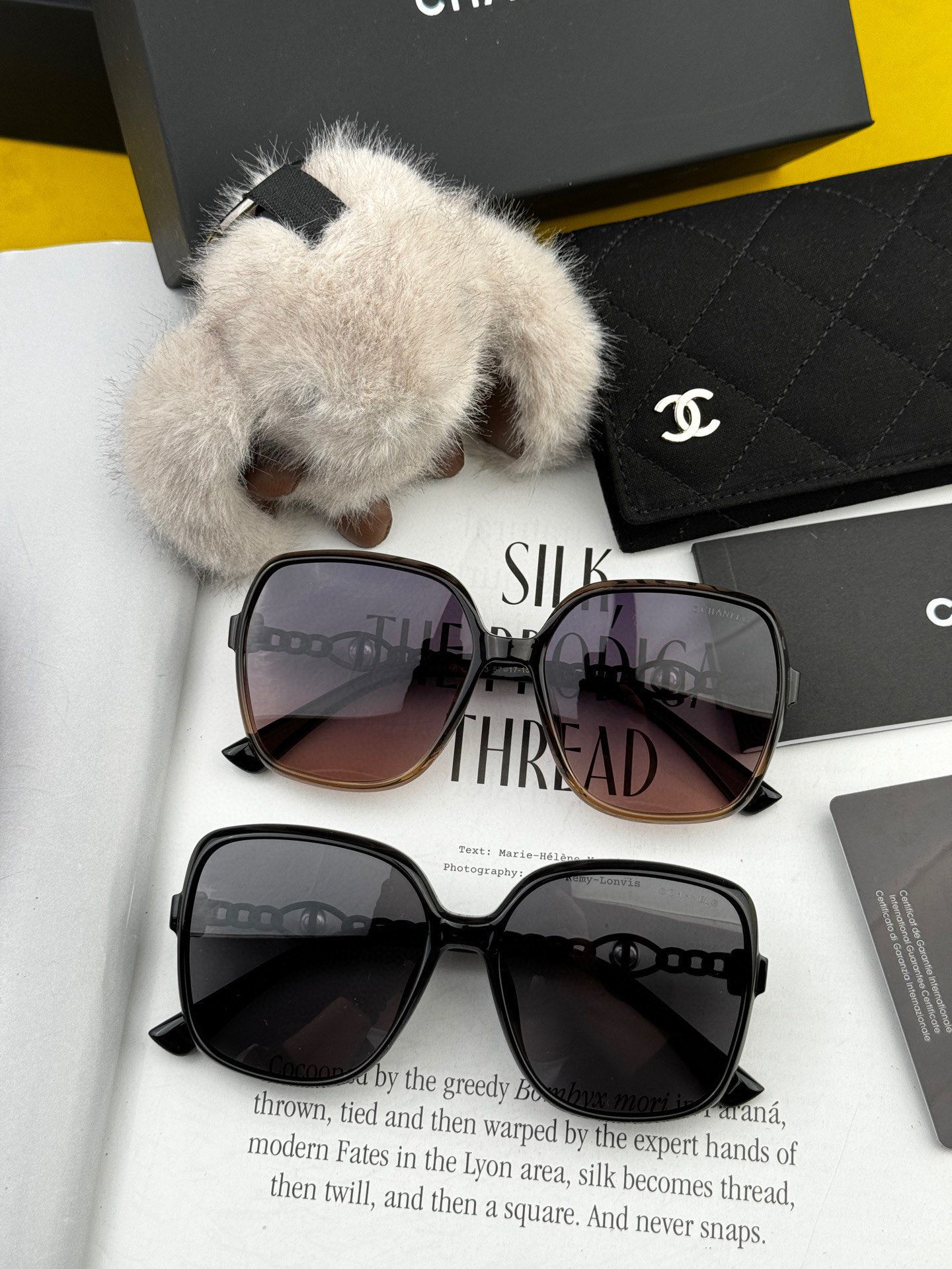 シャネルの新作サングラス、ユニークで前衛的な春夏最新モデル CH0910