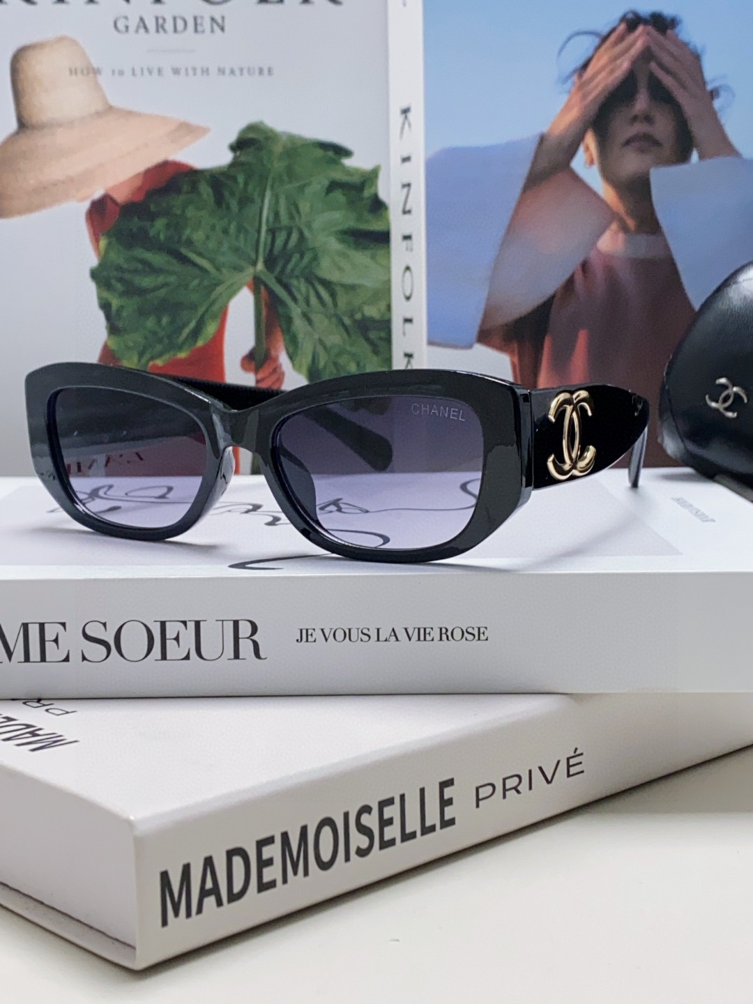 シャネル 2025年新作 ダブルCHロゴ エレガント サングラス CH381693