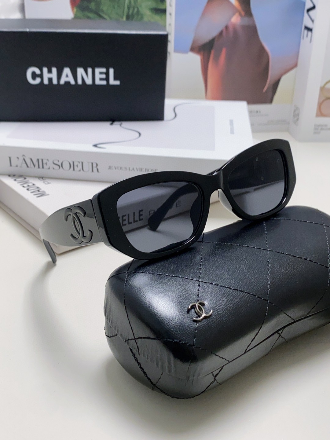 シャネル 2025年新作 ダブルCHロゴ エレガント サングラス CH381694