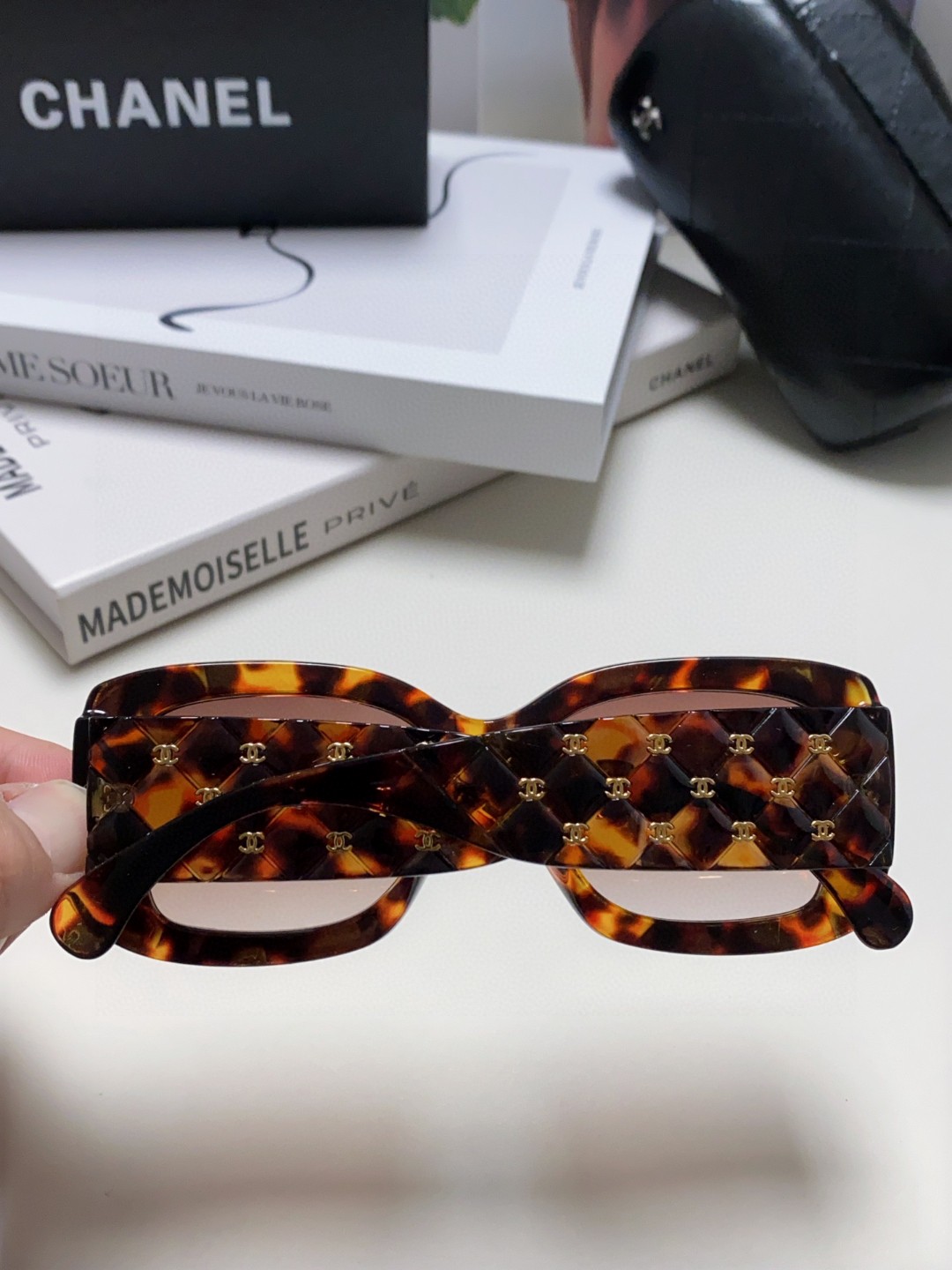 【CHANEL】シャネル 2025年新作トレンド 人気スクエア 偏光サングラス CH381731