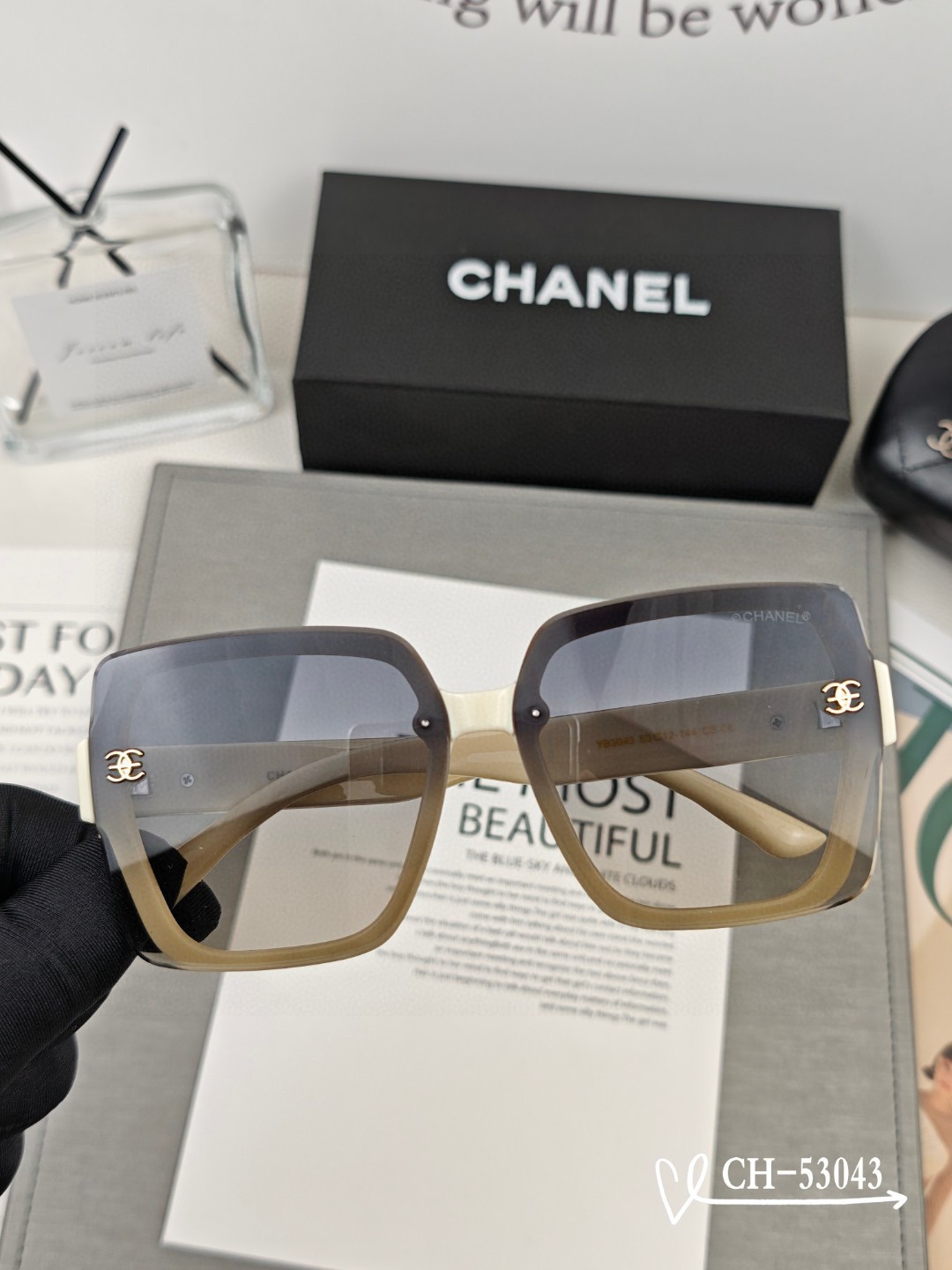 【CHANEL】シャネル 2025年新作トレンド 大人気 ファッションスクエア 偏光サングラス CH53043