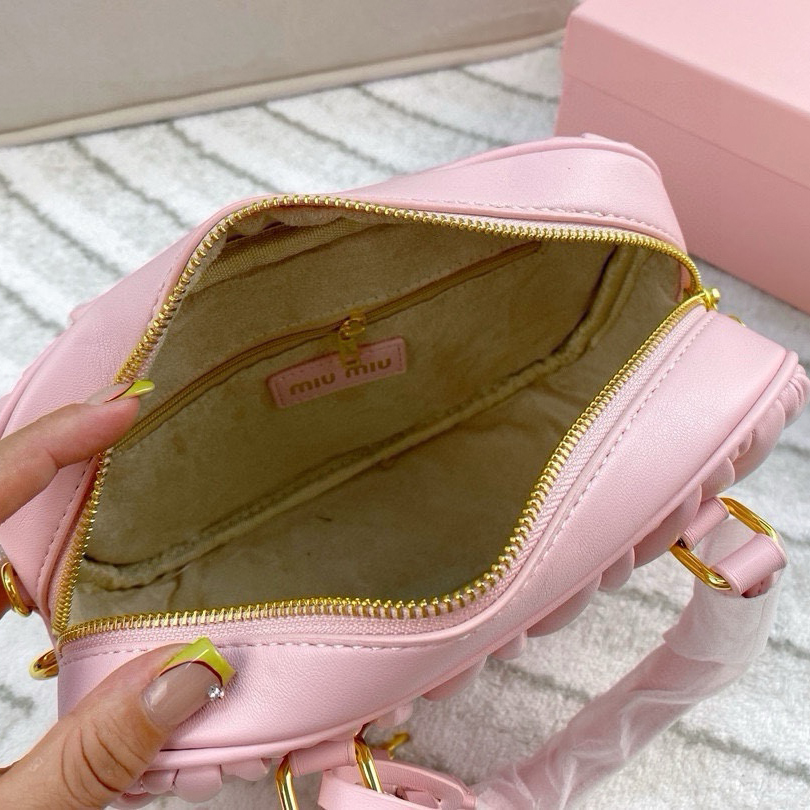 【高品質】◇【MIU MIU】レザー トップハンドルスモールバッグ