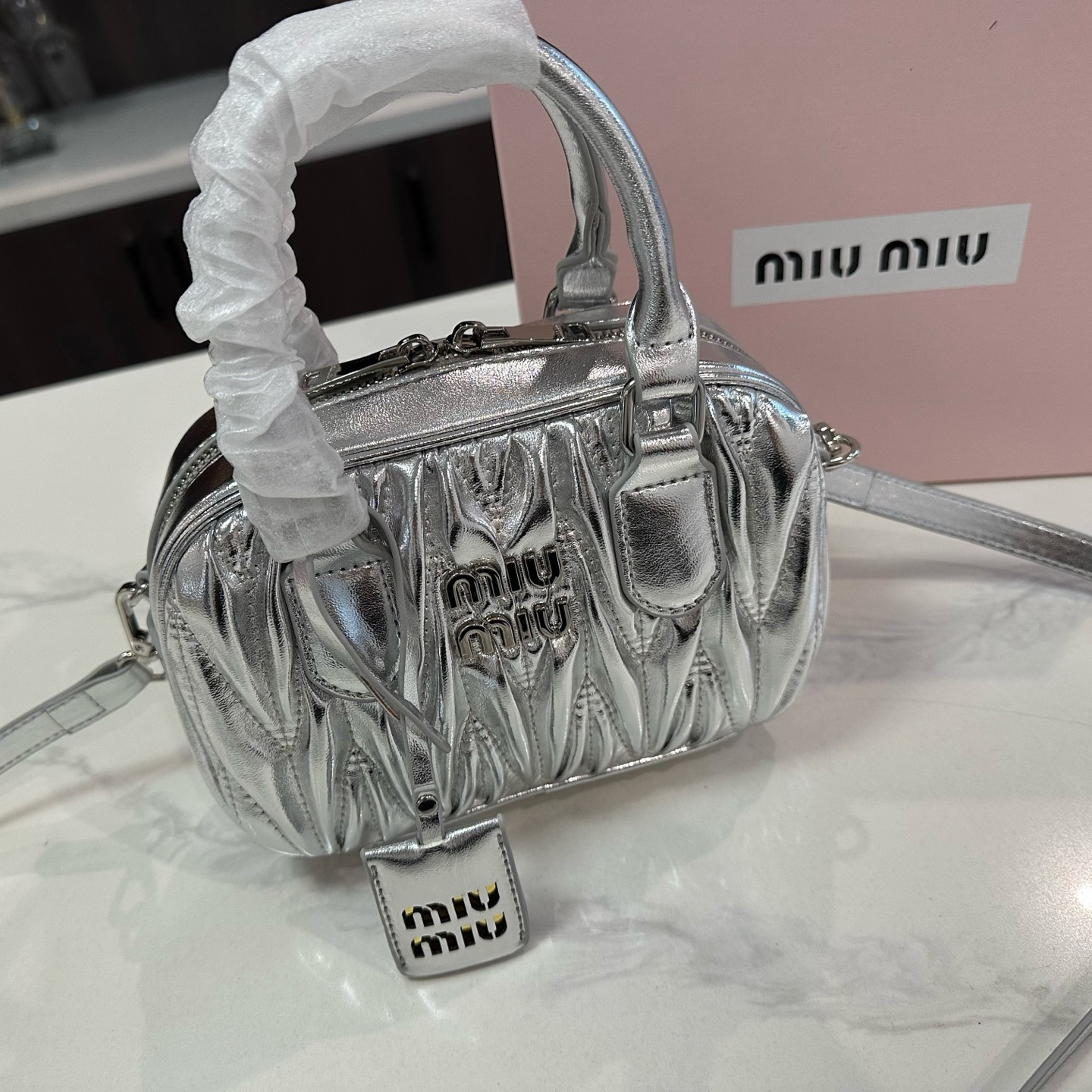 【高品質】◇【MIU MIU】レザー トップハンドルスモールバッグ