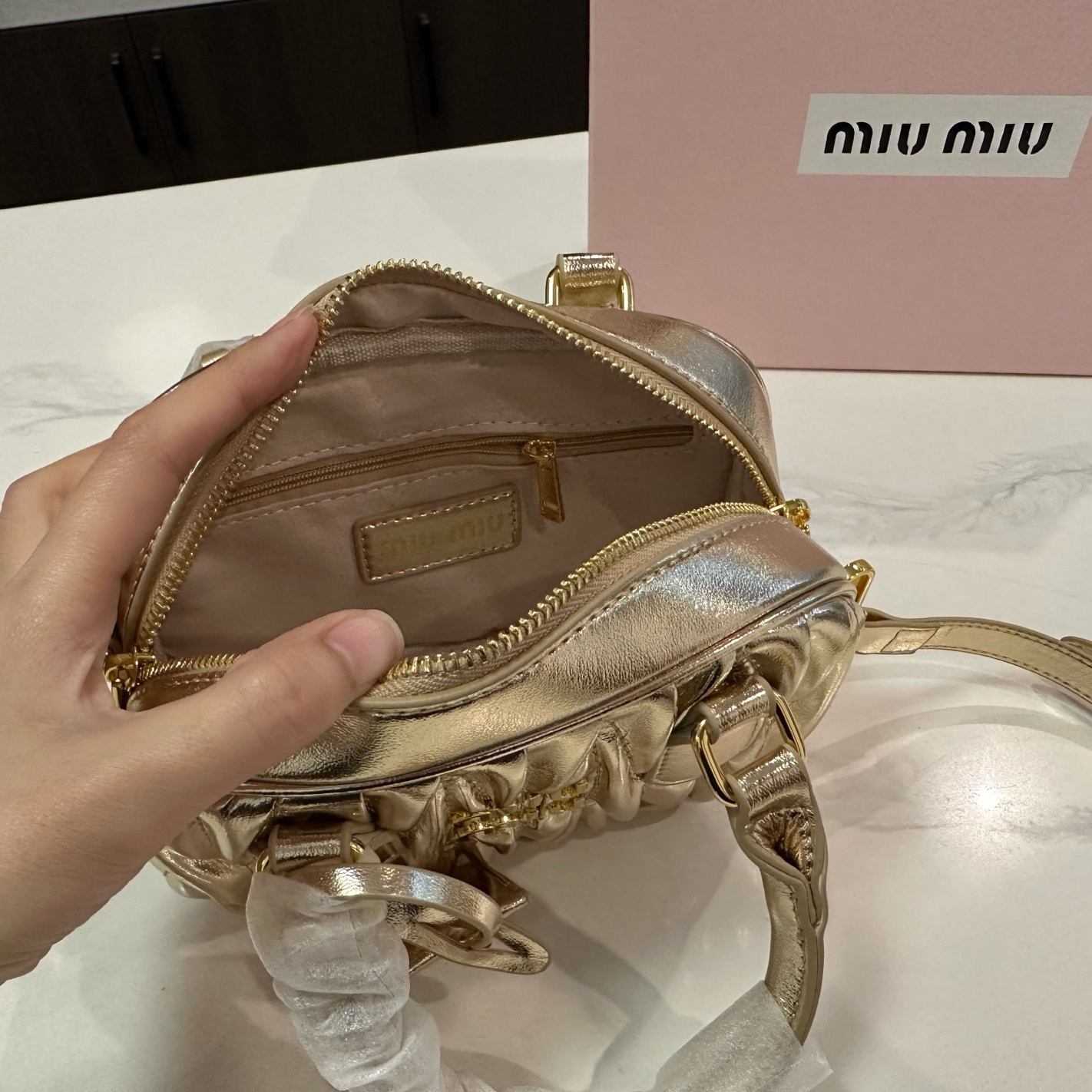 【高品質】◇【MIU MIU】レザー トップハンドルスモールバッグ