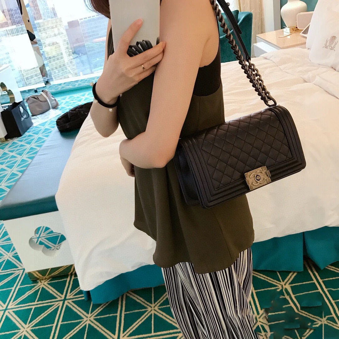 シャネル CHANEL ボーイシャネル25 A67086 ブラック キャビアスキン レディース ショルダーバッグ