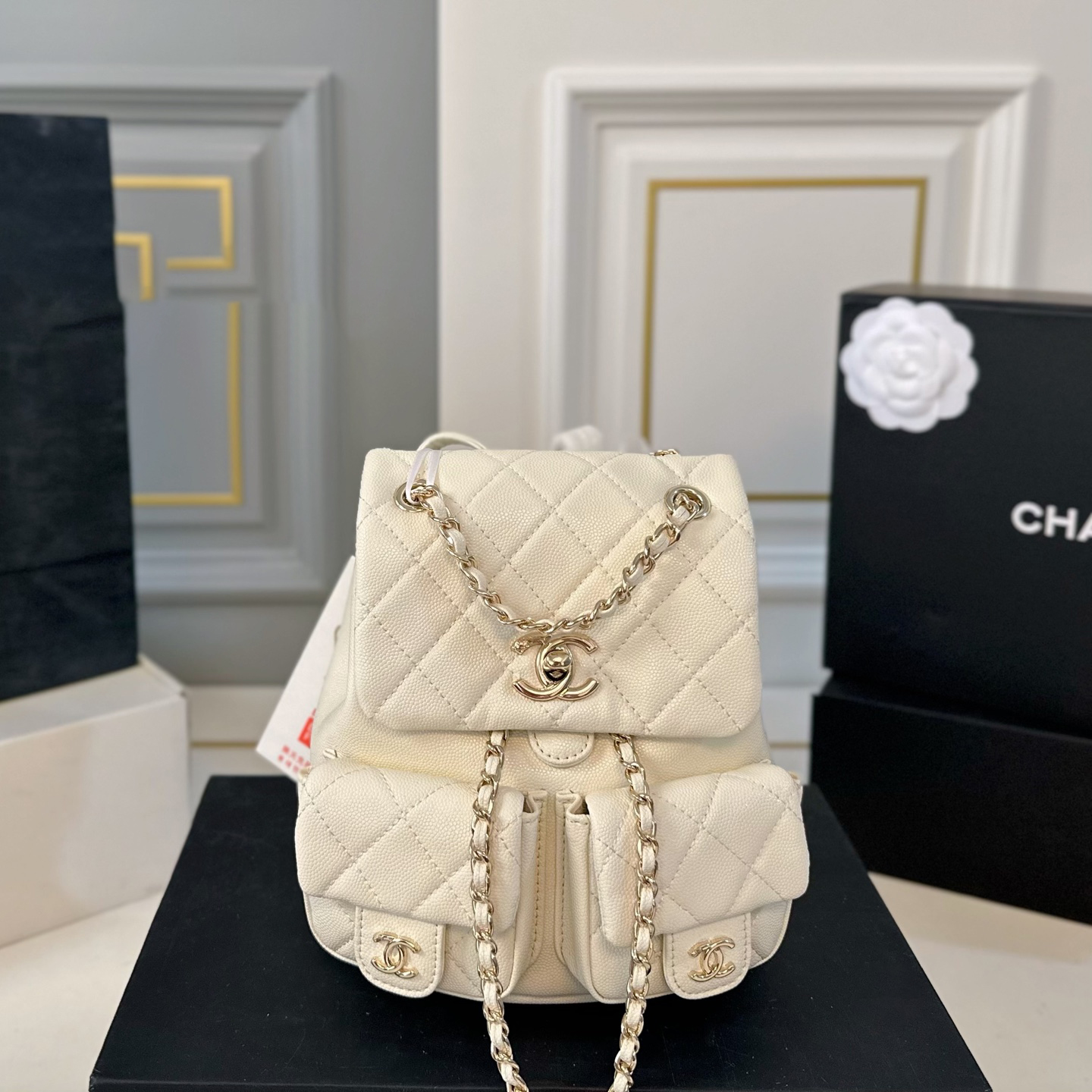 2025 SS（春夏）【定番人気♡カラバリ豊富】シャネル 24A ドゥーマ キャビアスキン バックパック【CHANEL】