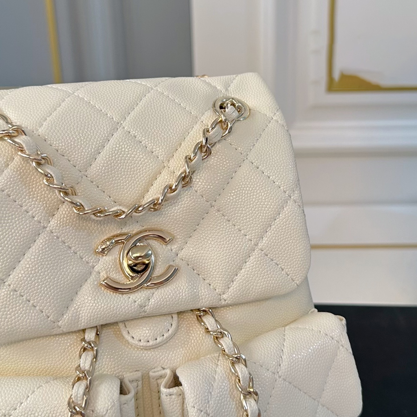 2025 SS（春夏）【定番人気♡カラバリ豊富】シャネル 24A ドゥーマ キャビアスキン バックパック【CHANEL】