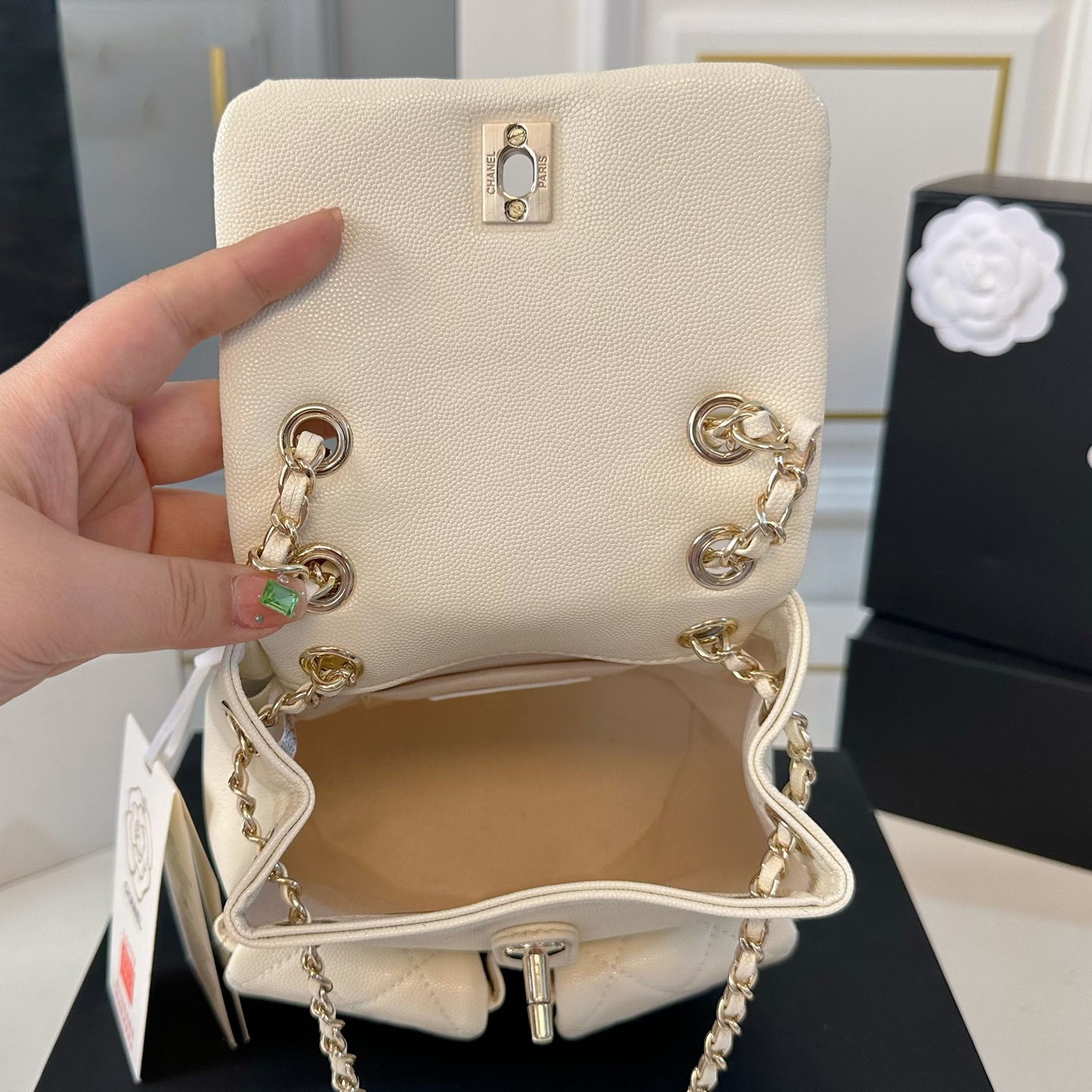 2025 SS（春夏）【定番人気♡カラバリ豊富】シャネル 24A ドゥーマ キャビアスキン バックパック【CHANEL】