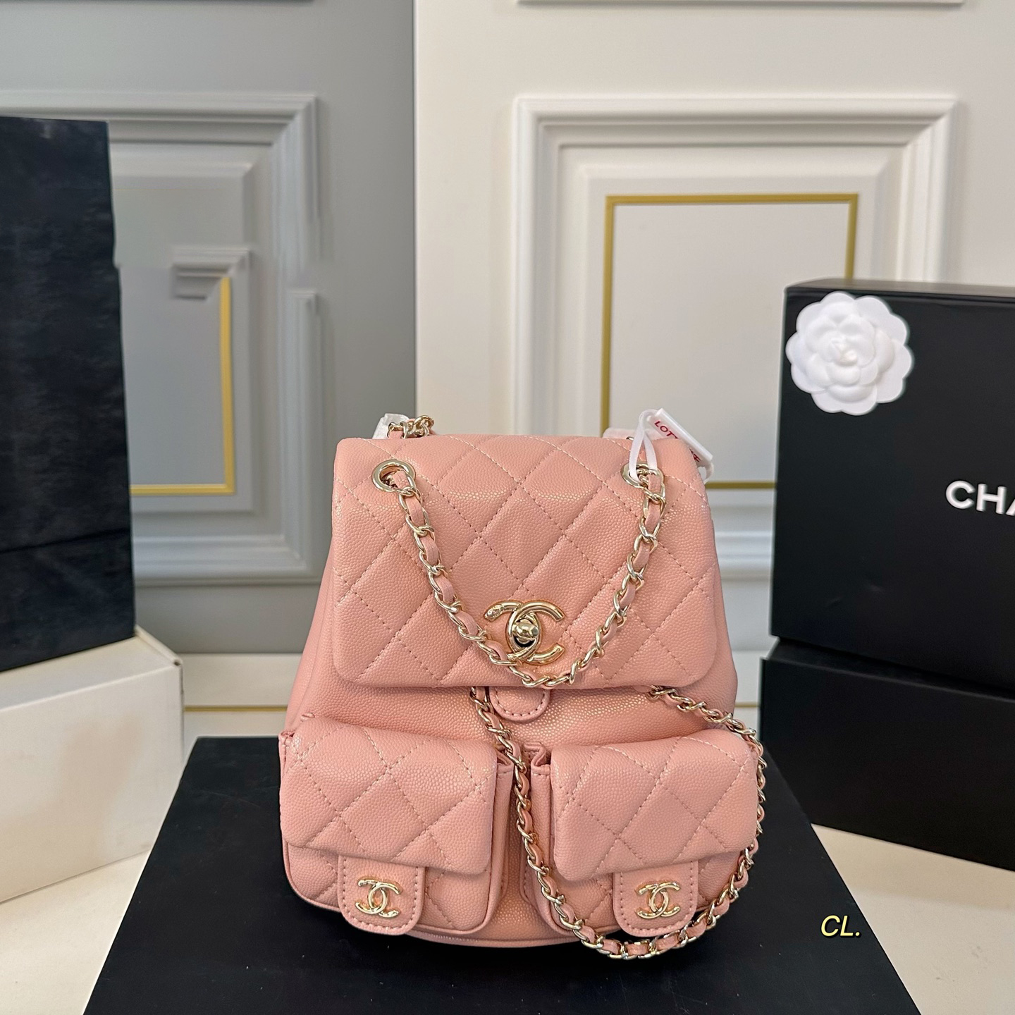 2025 SS（春夏）【定番人気♡カラバリ豊富】シャネル 24A ドゥーマ キャビアスキン バックパック【CHANEL】