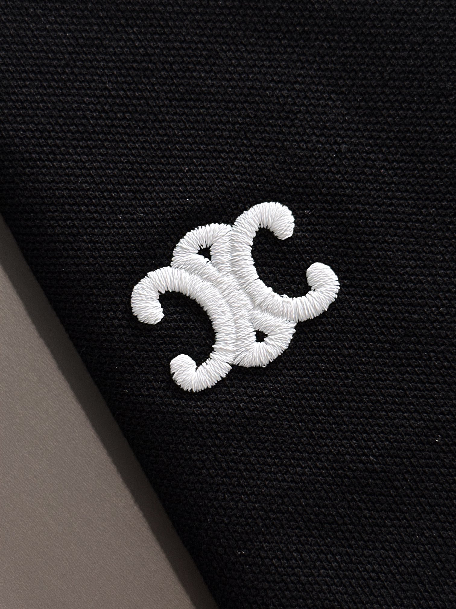 CELINE 2025年春夏新作　3色展開　半袖Tシャツ T138075