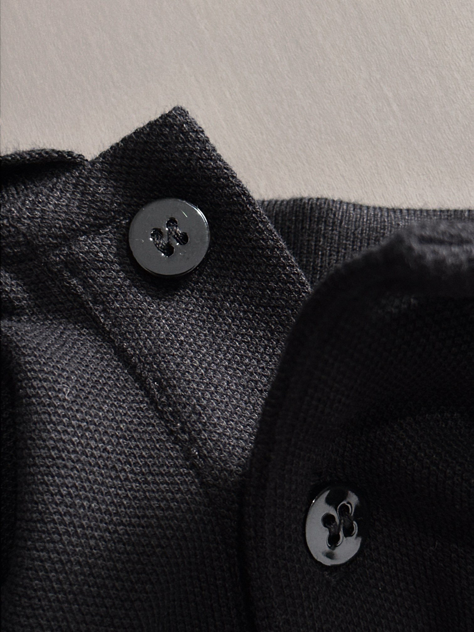 【プラダ】Prada 2025年春夏新作 ブラック/ホワイト ポロシャツ 半袖 T138073