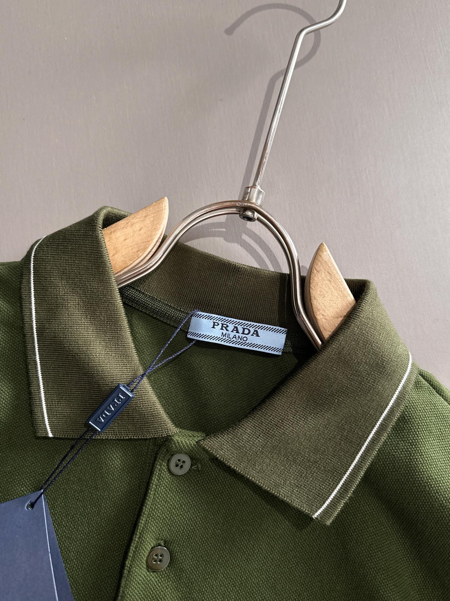 【Prada】プラダ 2025年春夏新作 ポロシャツ 半袖 T138072 3色展開