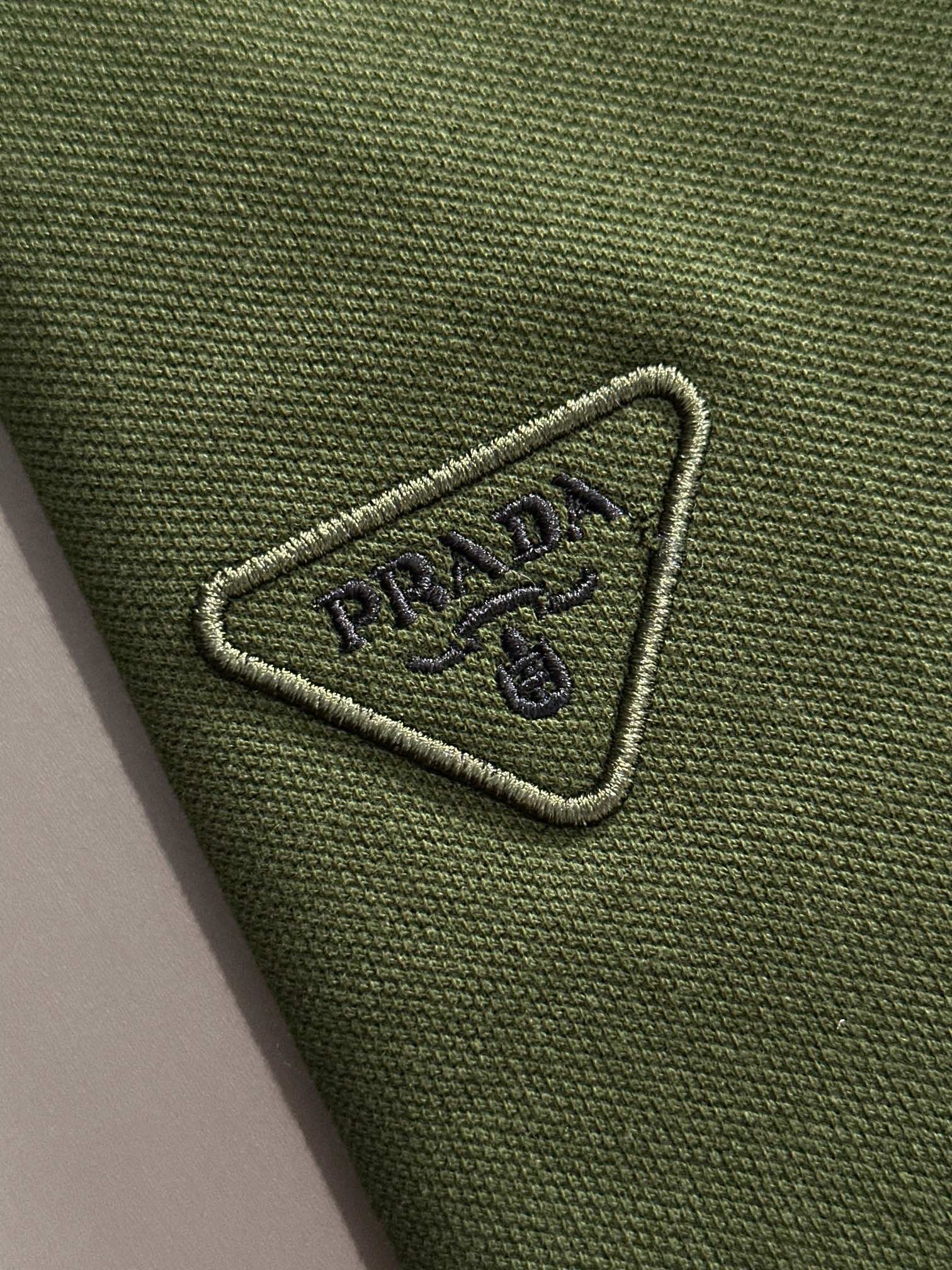 【Prada】プラダ 2025年春夏新作 ポロシャツ 半袖 T138072 3色展開