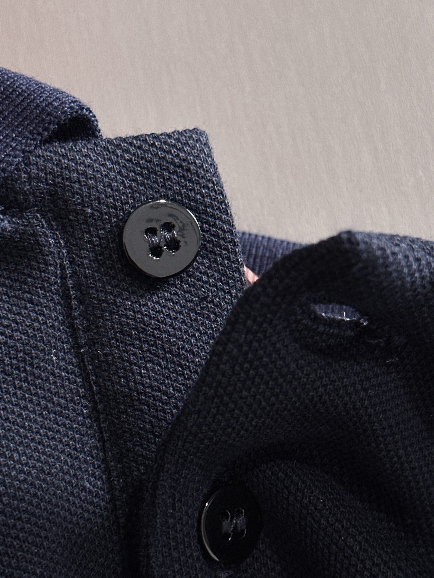 MIU MIU 2025年春夏新作　ネイビー/ホワイト ポロシャツ 半袖 T138063