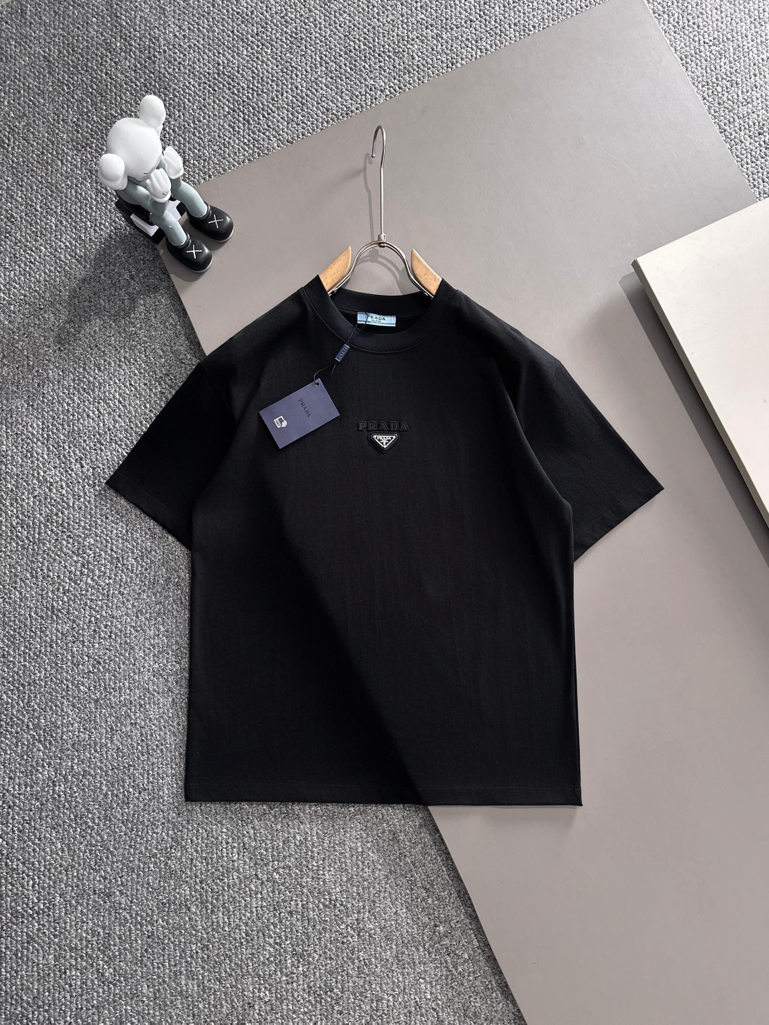 【Prada】プラダ 2025年春夏新作 ブラック/ホワイト 半袖 T138054