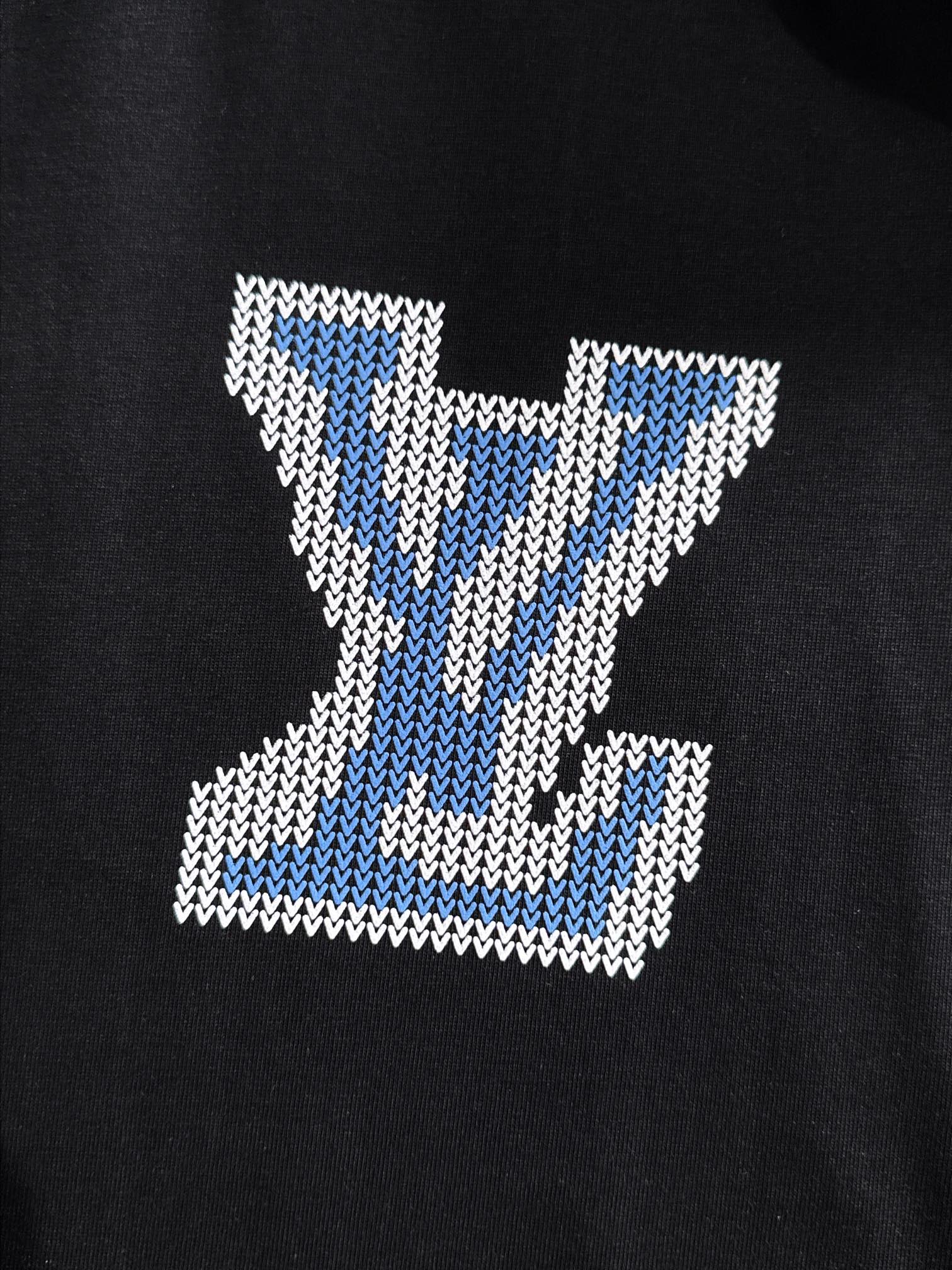 ルイ・ヴィトン 2025年春夏新作 ブラック/ホワイト 半袖 T138053