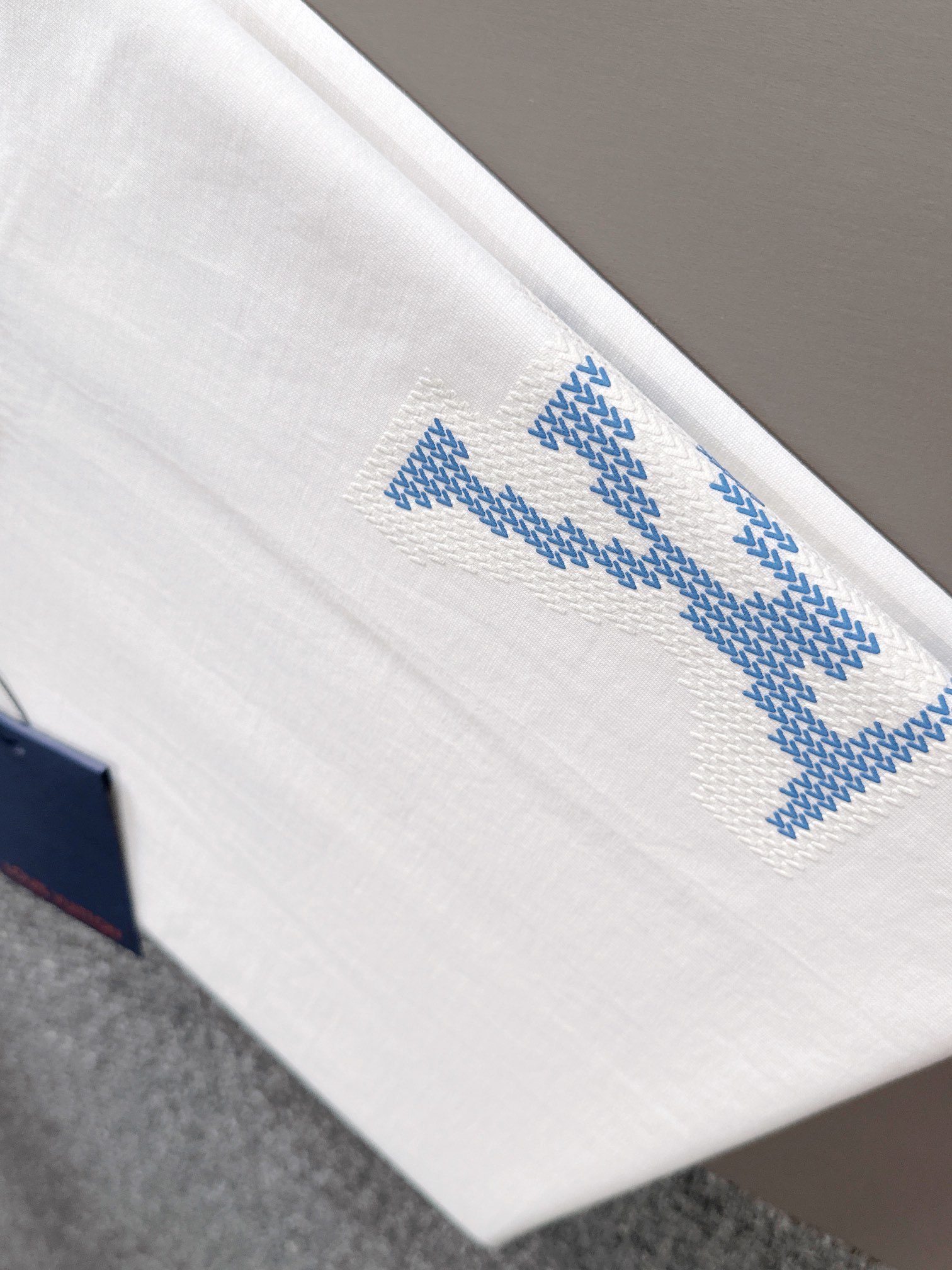 ルイ・ヴィトン 2025年春夏新作 ブラック/ホワイト 半袖 T138053