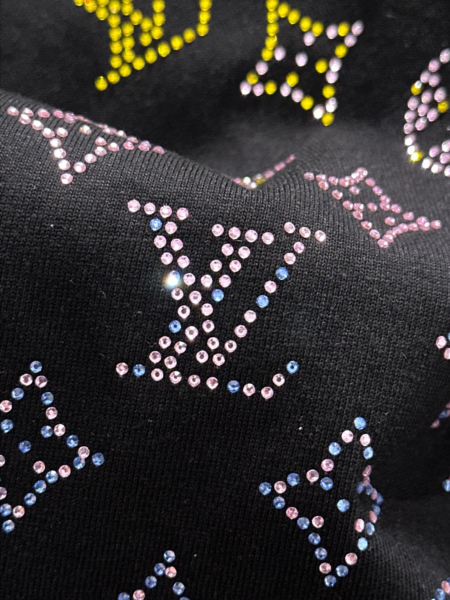 ルイ・ヴィトン 2025年春夏新作 ブラック/ホワイト 半袖 T138050