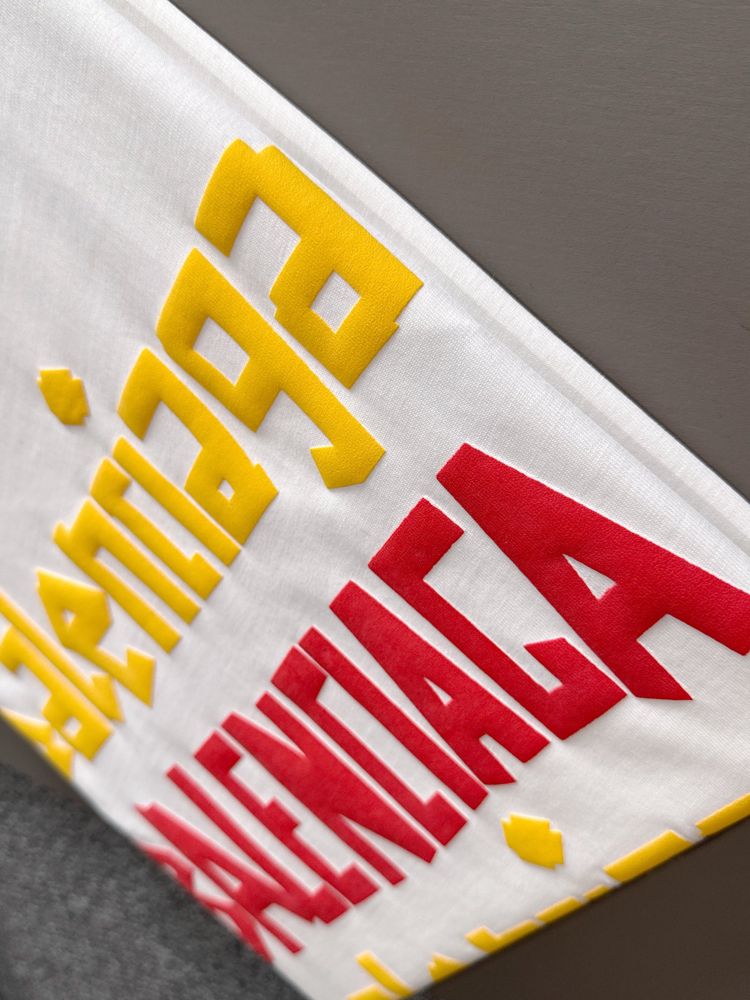 バレンシアガ 2025年春夏コレクション 新作 ブラック/ホワイト 半袖 T138041