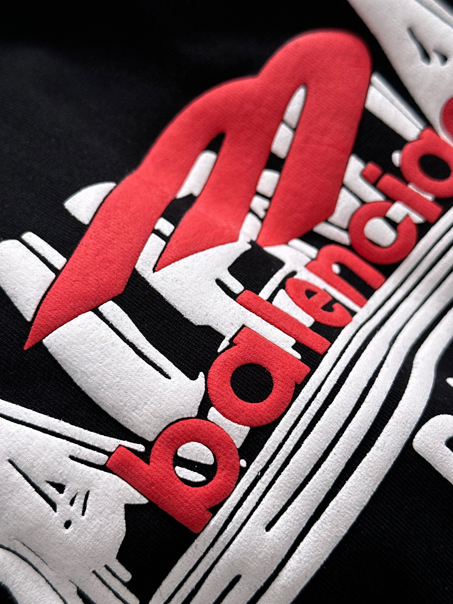 バレンシアガ 2025年春夏コレクション 新作 ブラック/ホワイト 半袖 T138041