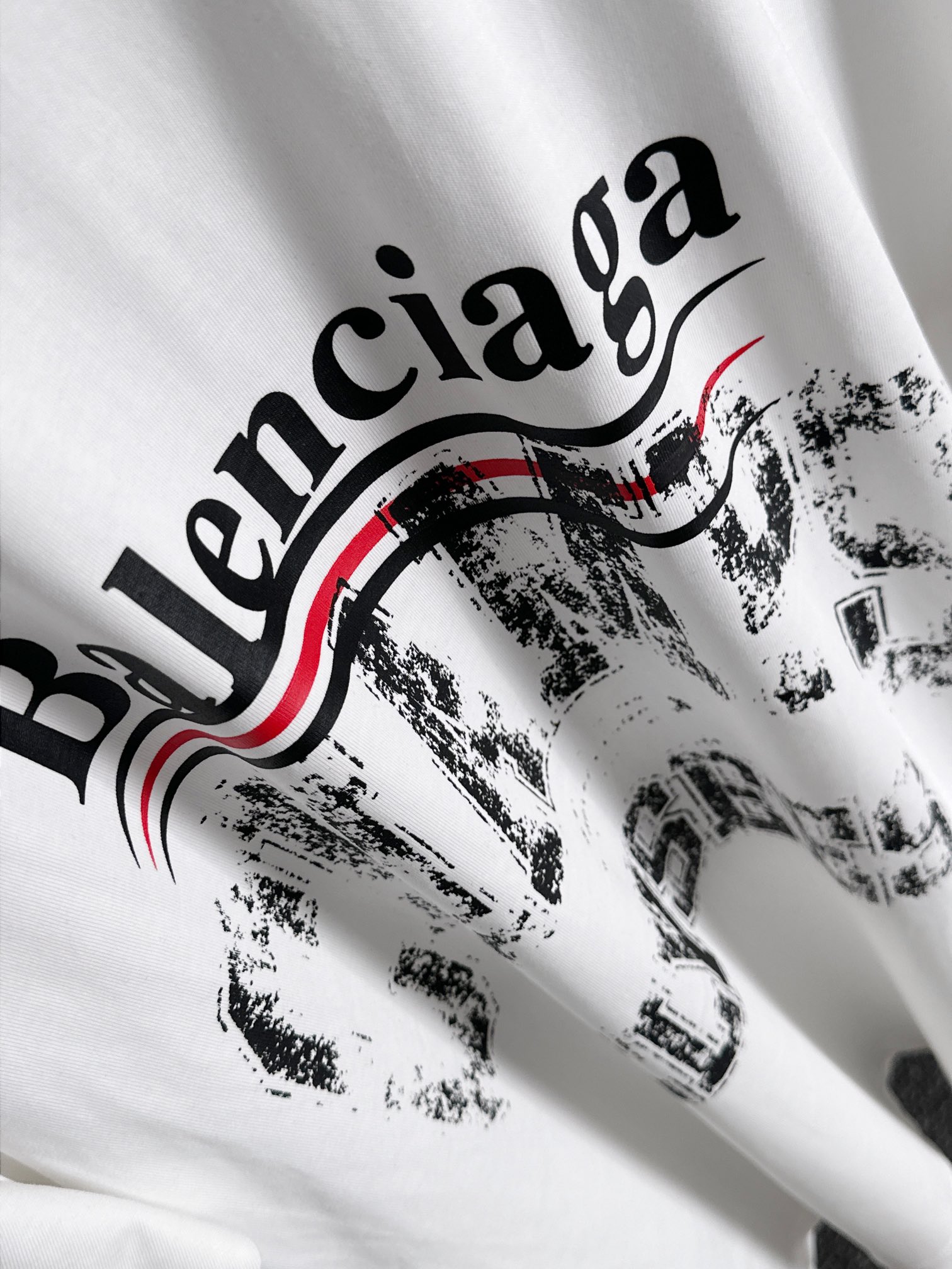 バレンシアガ 2025年春夏コレクション ブラック/ホワイト 半袖 T138039