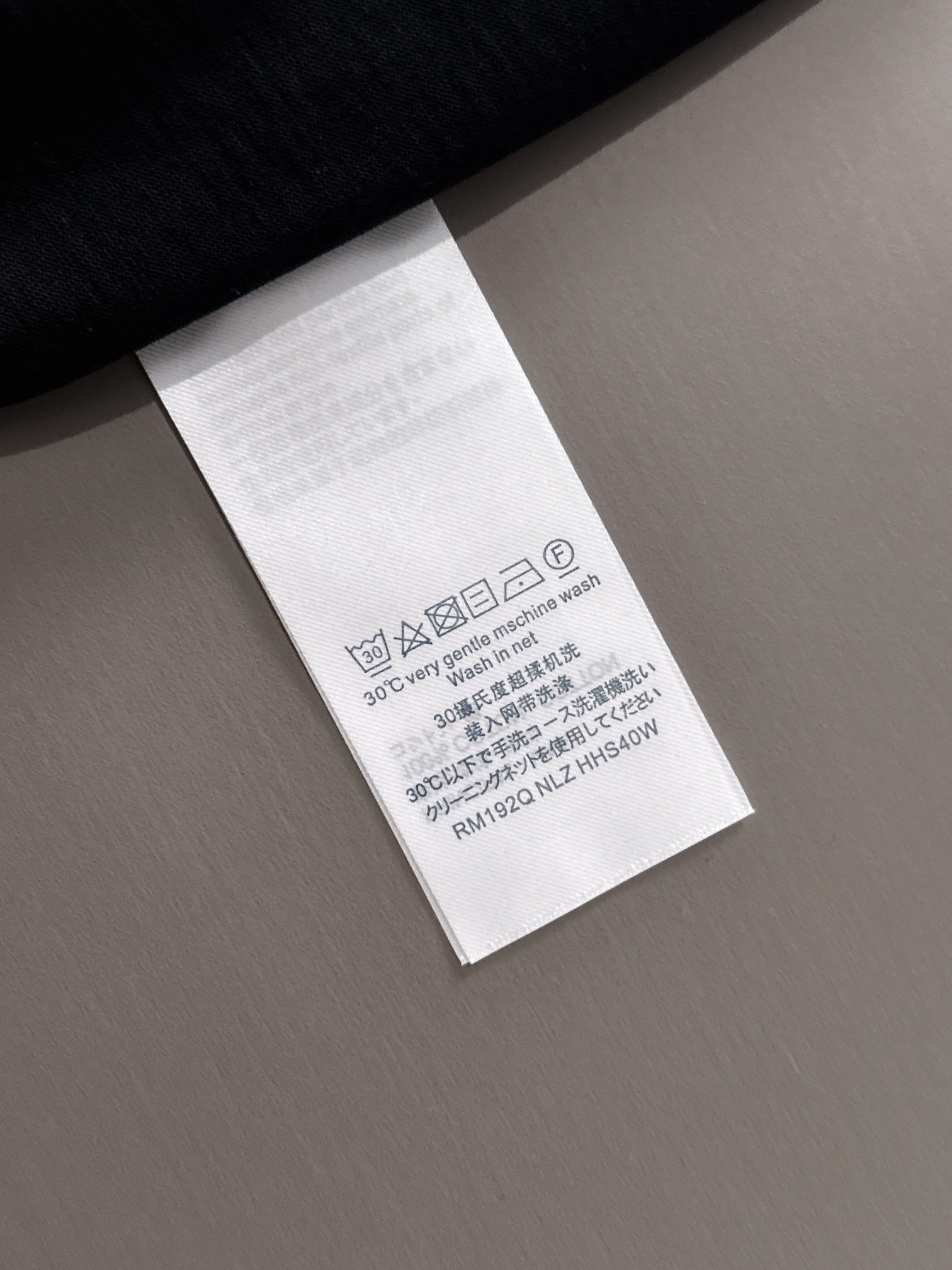 ルイ・ヴィトン 2025年春夏新作 ブラック/ホワイト 半袖Tシャツ T138035