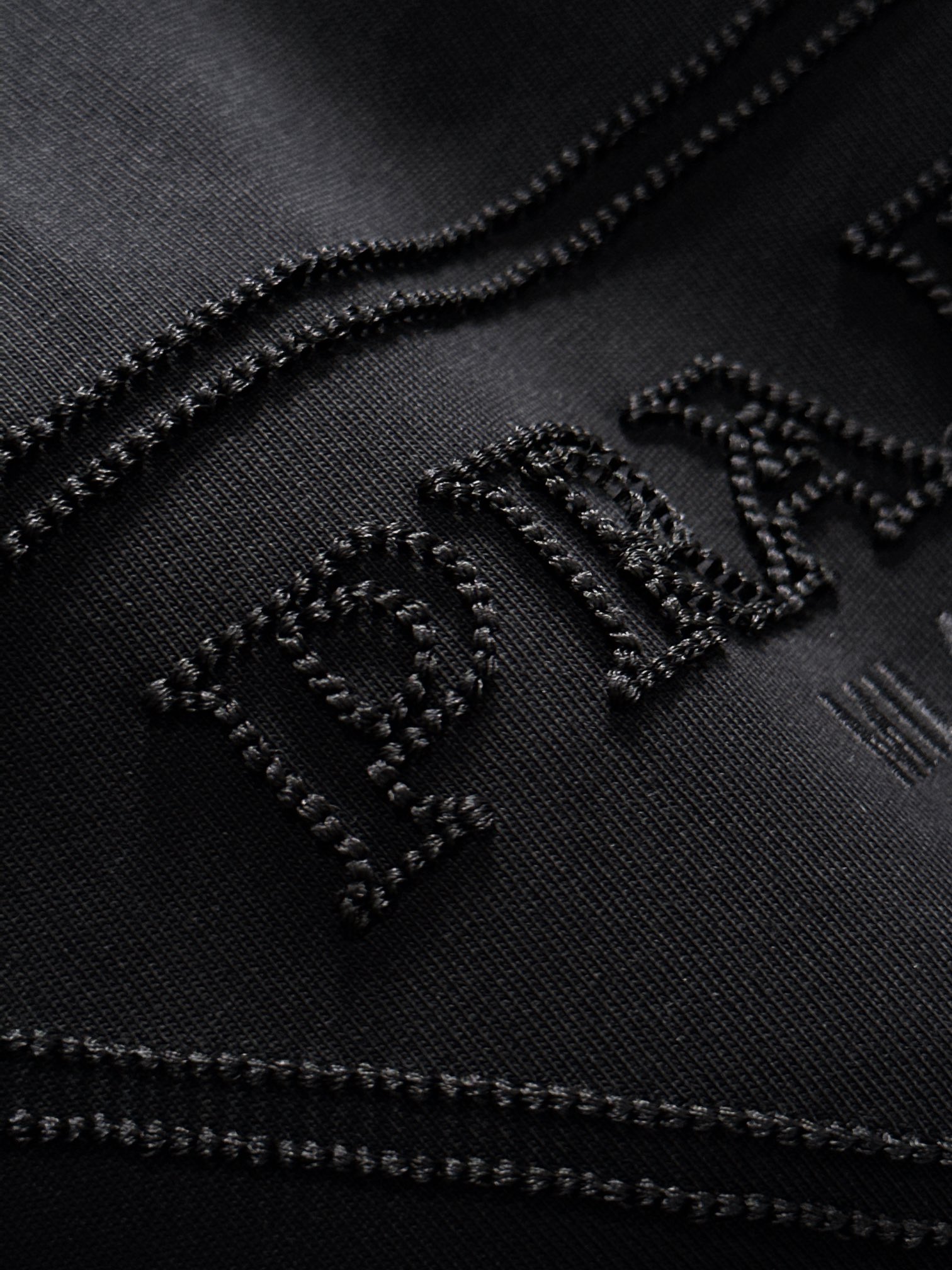 プラダ 2025年春夏新作 ブラック/ホワイト 半袖 T138030