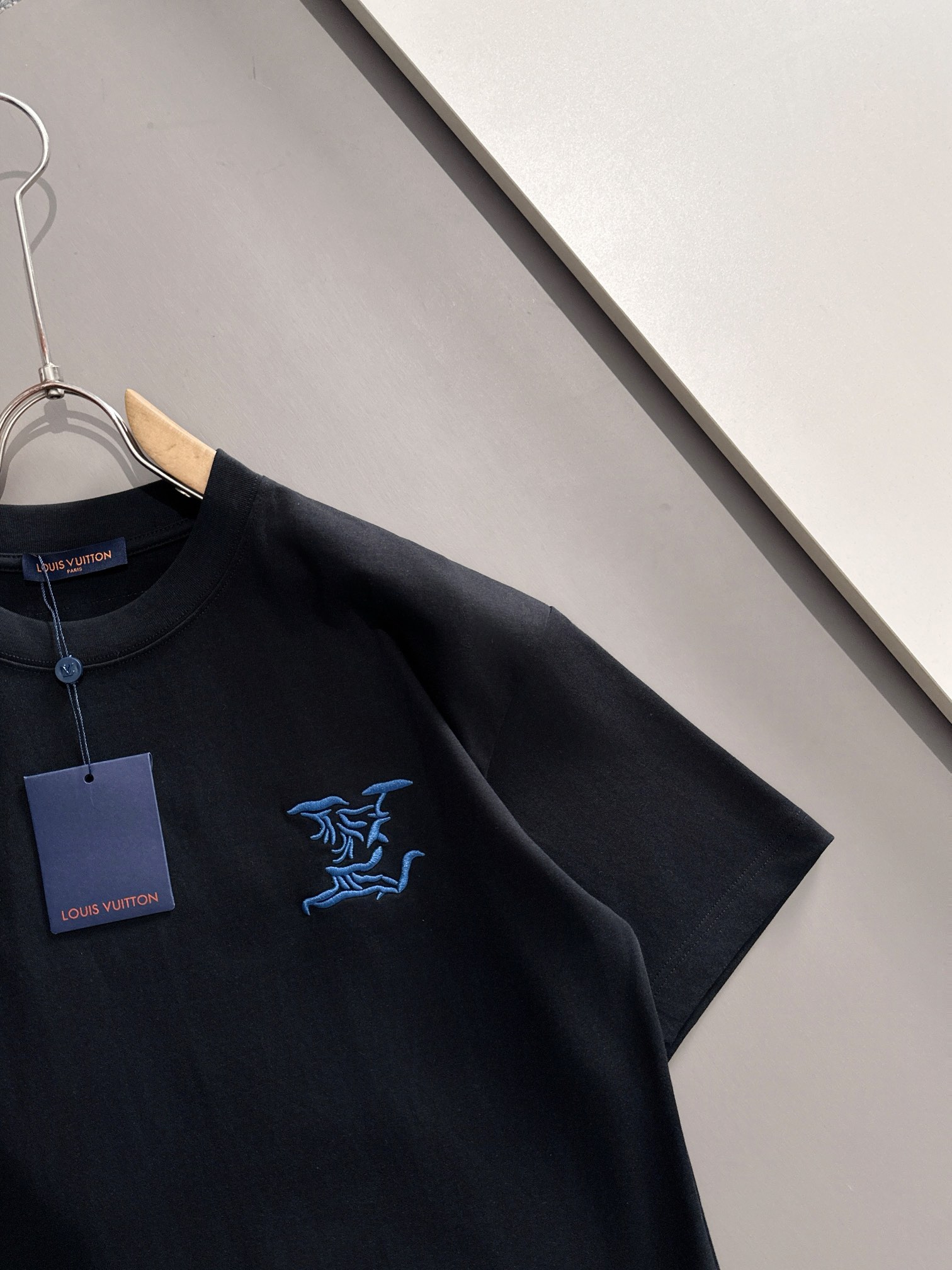 ルイ・ヴィトン 2025年春夏コレクション ブラック/ホワイト 半袖 T138021