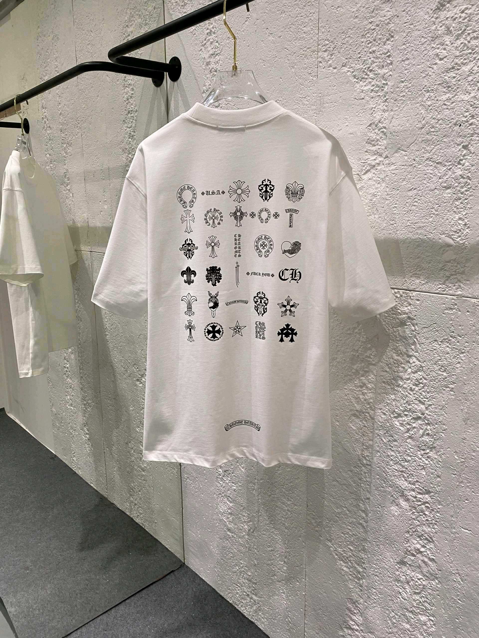 クロムハーツ【Chrome Hearts】 Tシャツ - 2026年春夏 新着商品
