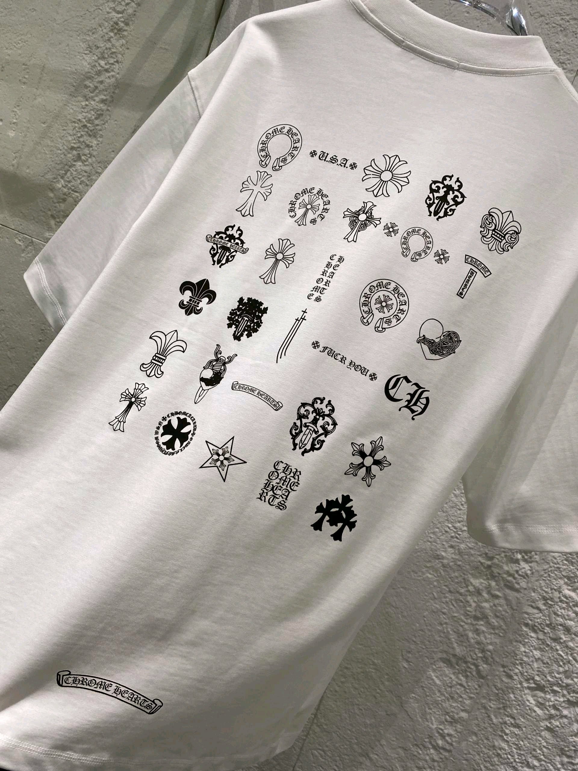 クロムハーツ【Chrome Hearts】 Tシャツ - 2026年春夏 新着商品