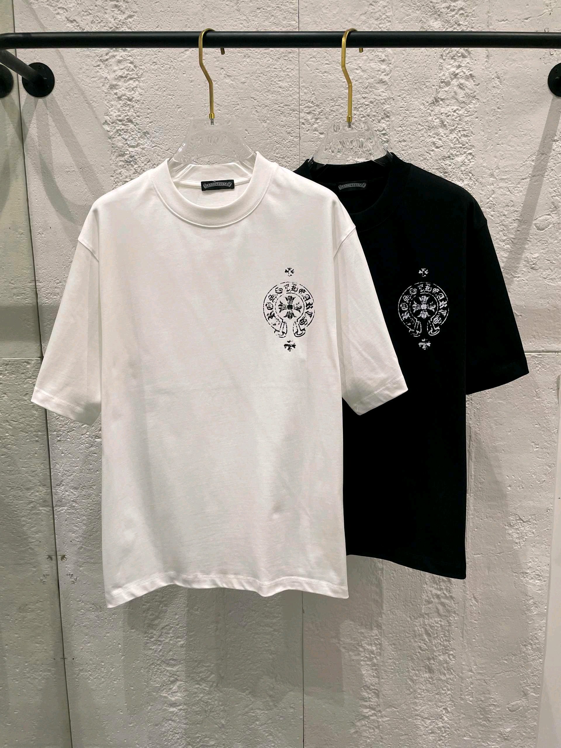 クロムハーツ【Chrome Hearts】 Tシャツ - 2026年春夏 新着商品 ブラック / ホワイト HT-26S01